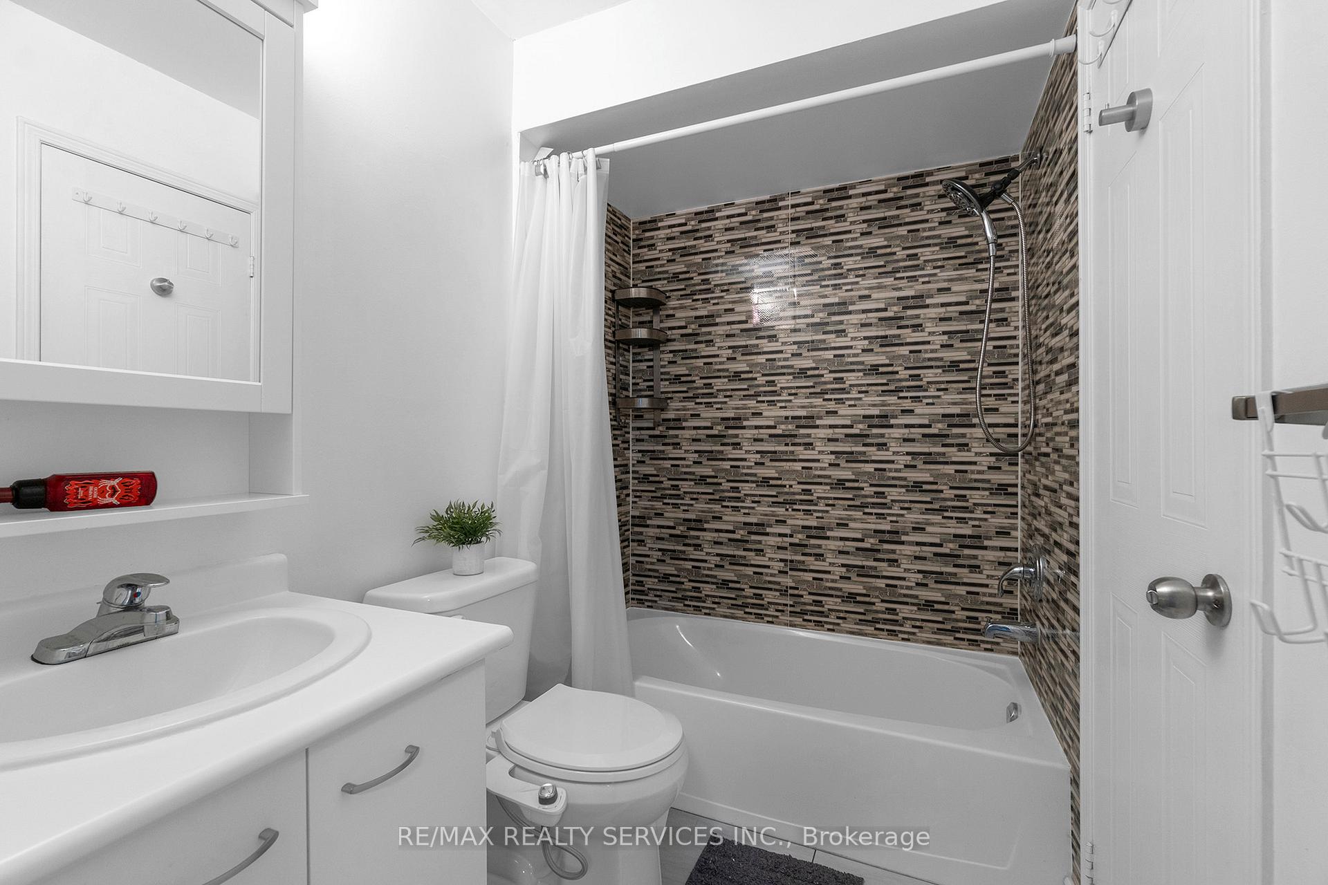 Photo 19 of Unit 130, 90 Corey Circle, Halton Hills, Georgetown — HOMEH