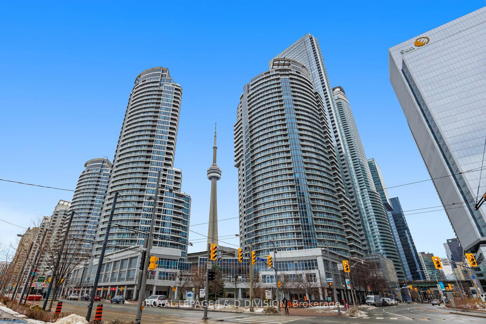 Photo 2 of Unit 2803, 208 Queens Quay W, Toronto, Waterfront Communities — HOMEH