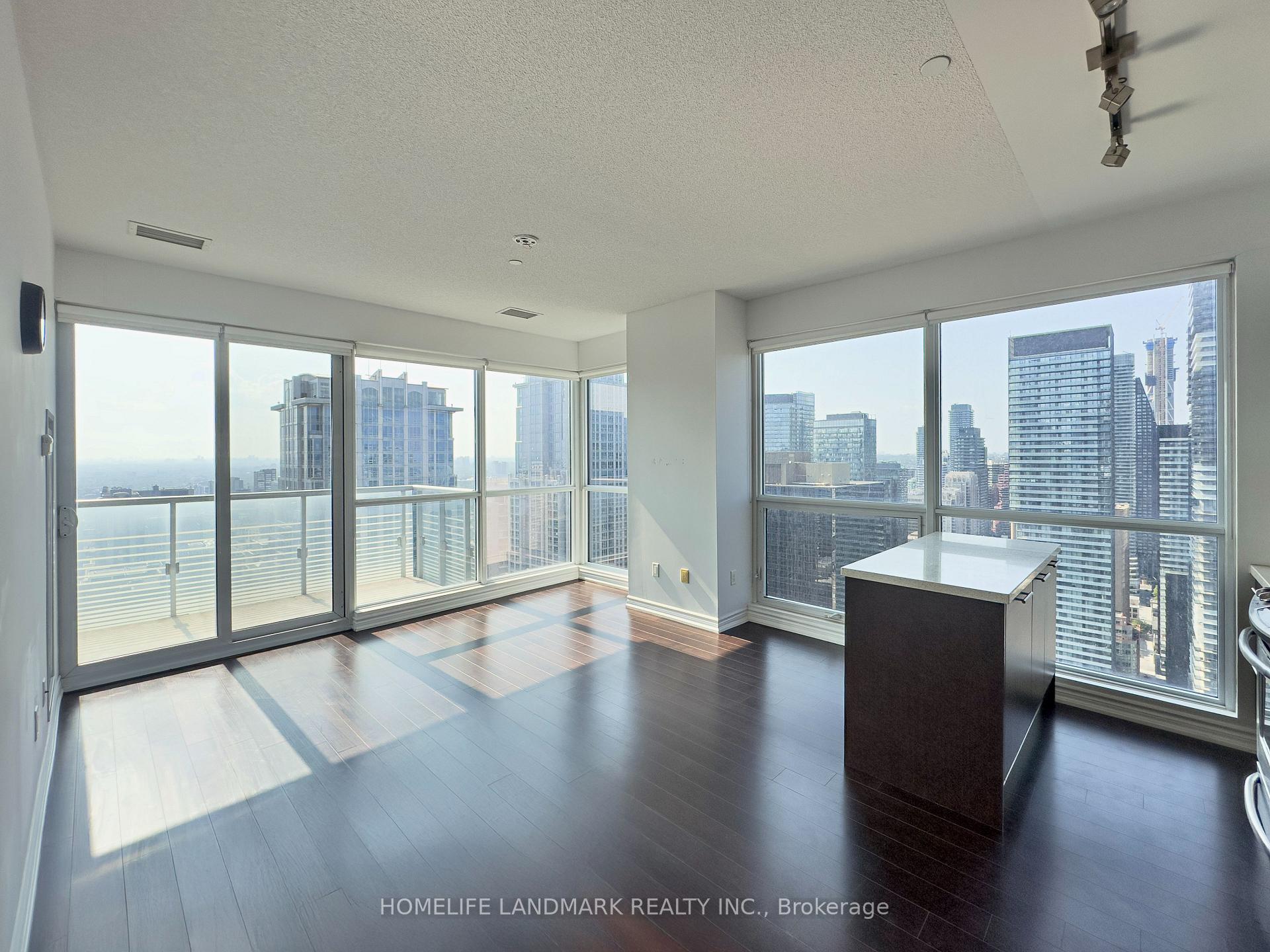 Photo 2 of Unit 4015, 386 Yonge Street, Toronto, Bay Street Corridor — HOMEH