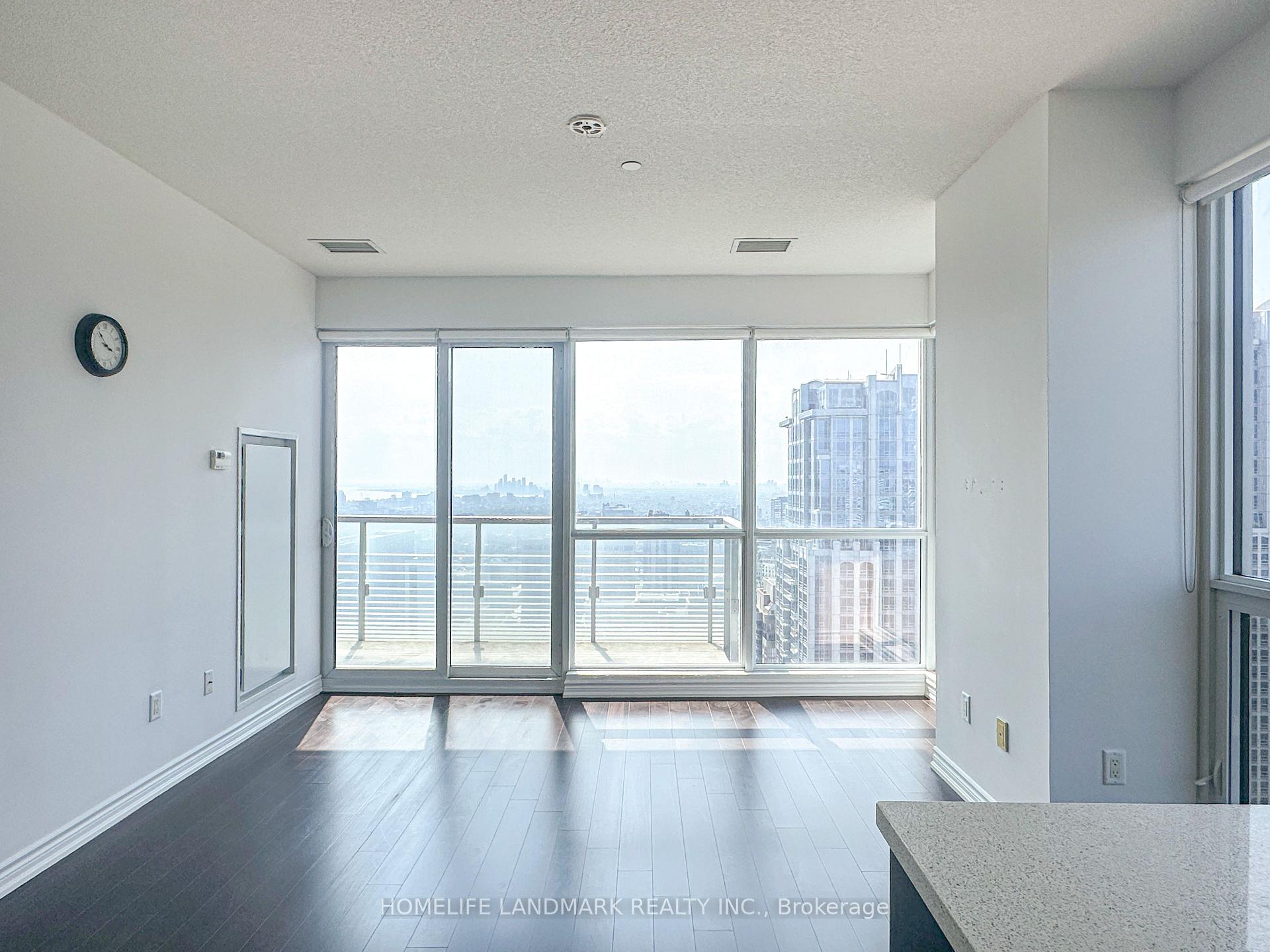 Photo 5 of Unit 4015, 386 Yonge Street, Toronto, Bay Street Corridor — HOMEH