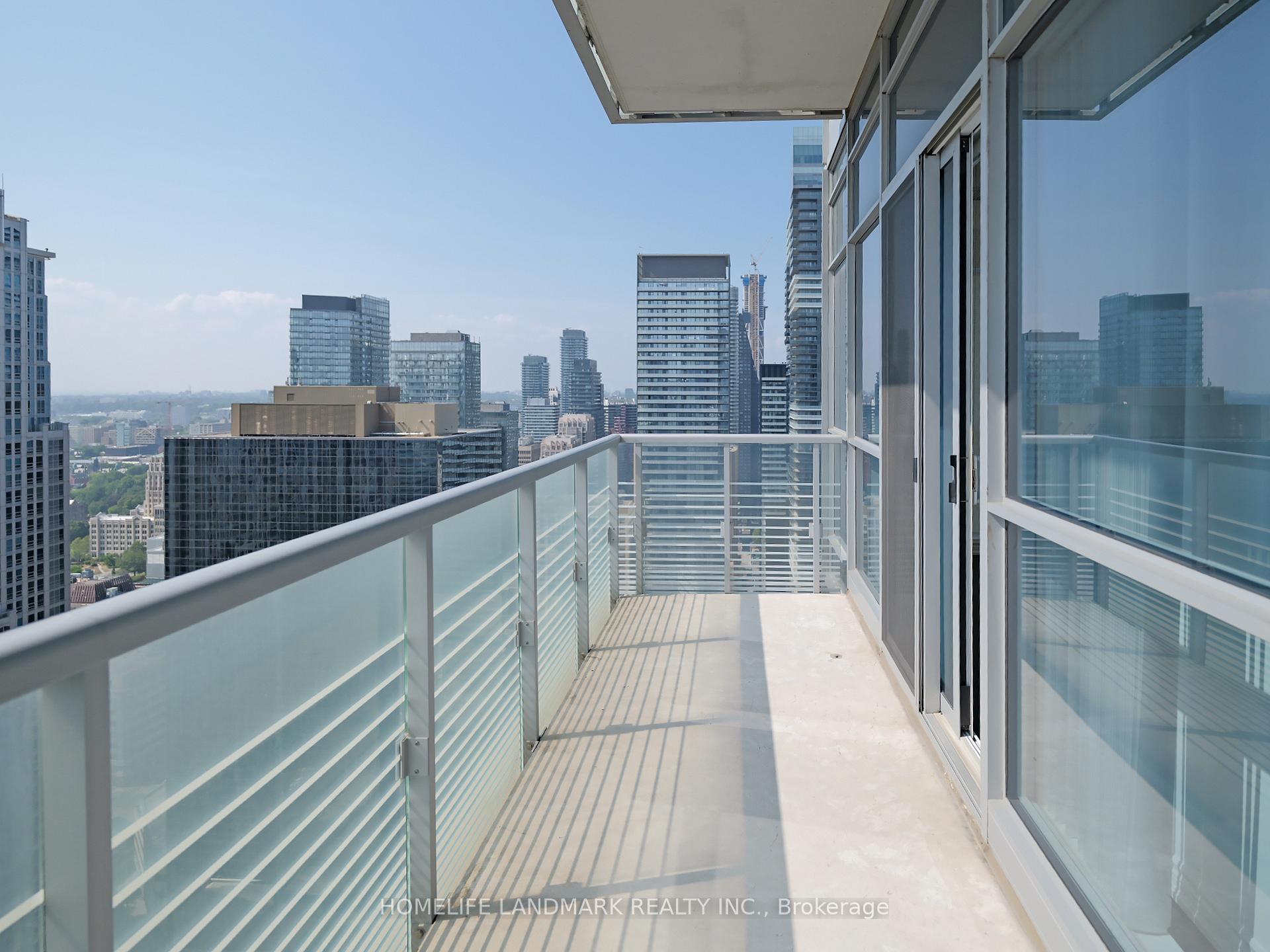 Photo 13 of Unit 4015, 386 Yonge Street, Toronto, Bay Street Corridor — HOMEH