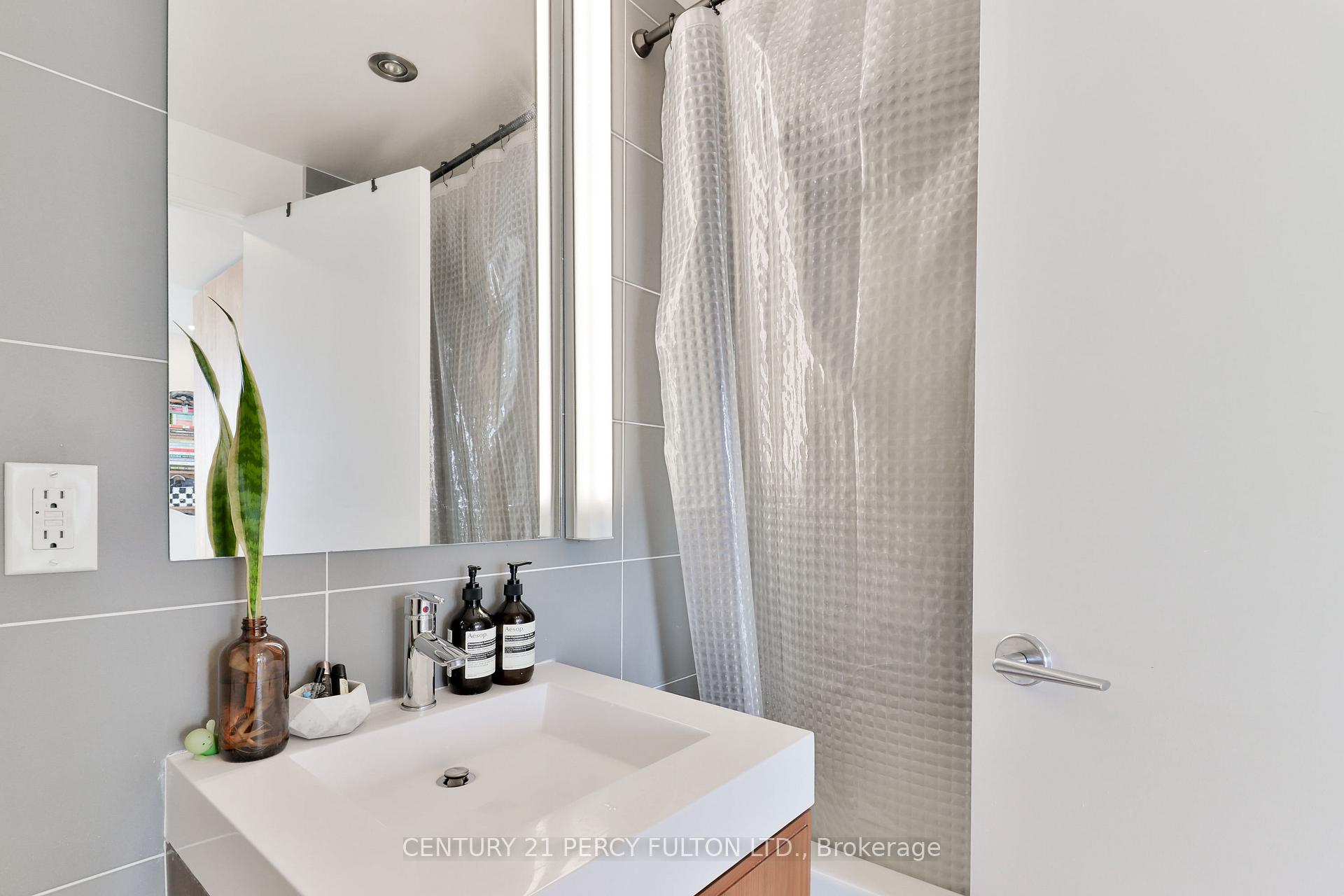 Photo 21 of Unit 1406, 318 King Street E, Toronto, Moss Park — HOMEH