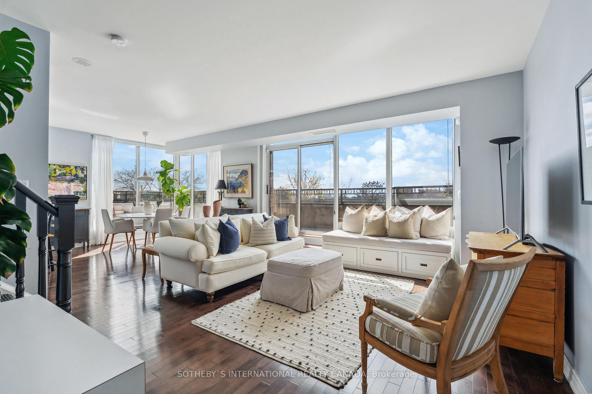 Front of Unit Ph 17, 308 Palmerston Avenue