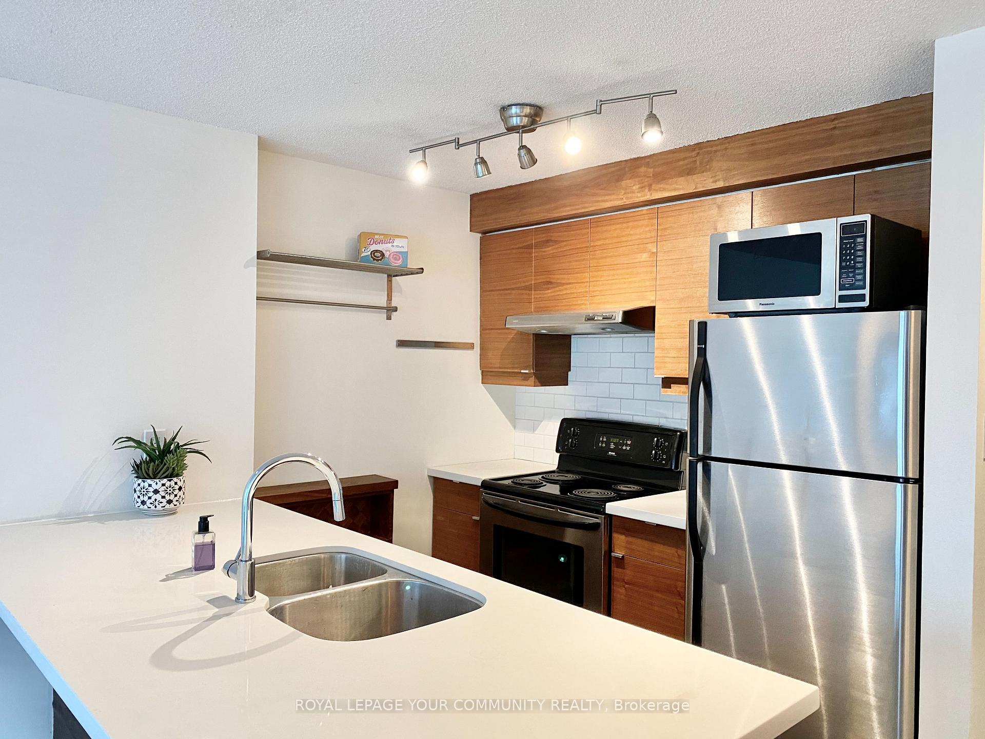 Photo 1 of Unit 2004, 10 Yonge Street, Toronto, Waterfront Communities — HOMEH