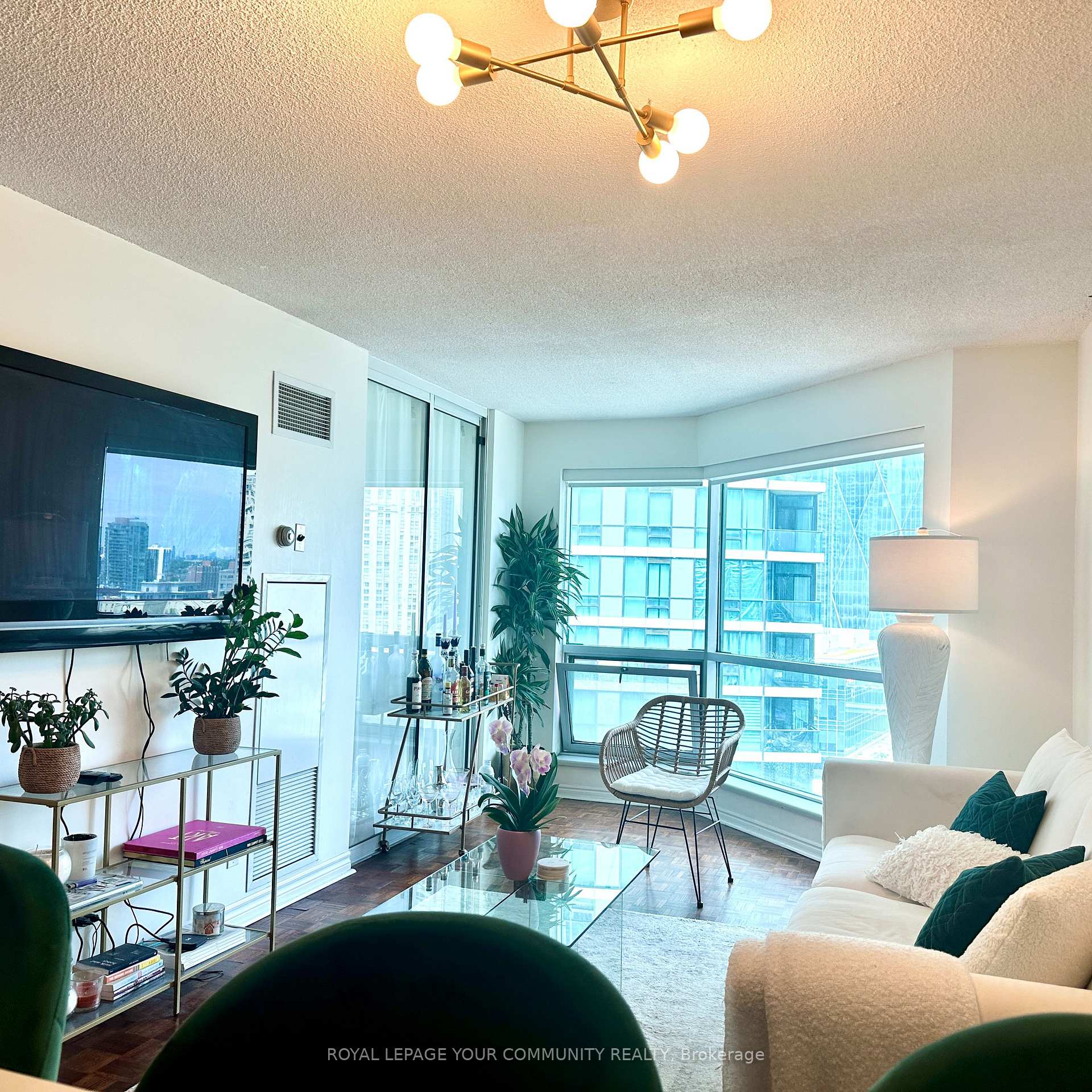 Photo 3 of Unit 2004, 10 Yonge Street, Toronto, Waterfront Communities — HOMEH