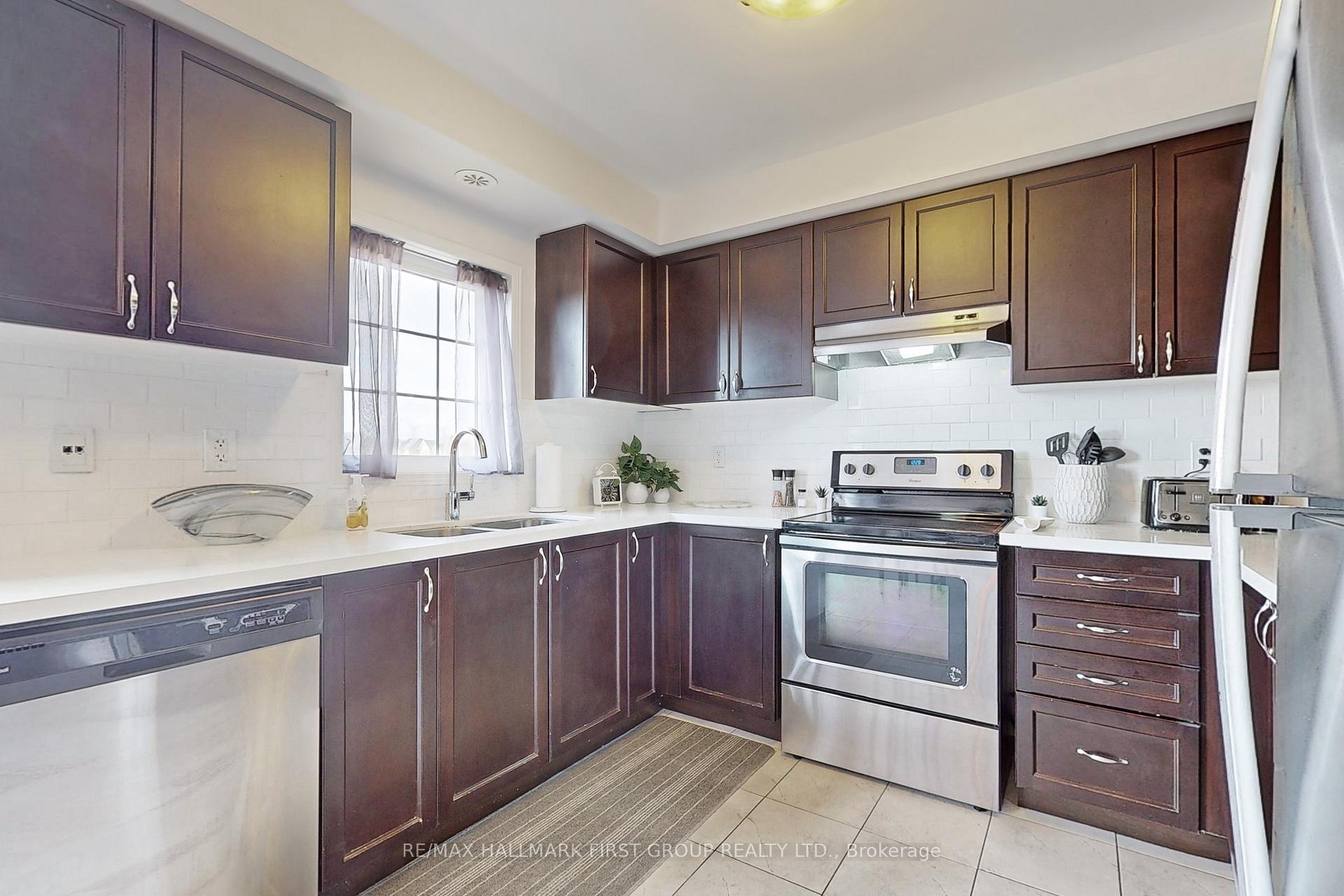 Photo 9 of 2454 Bromus Path, Oshawa, Windfields — HOMEH