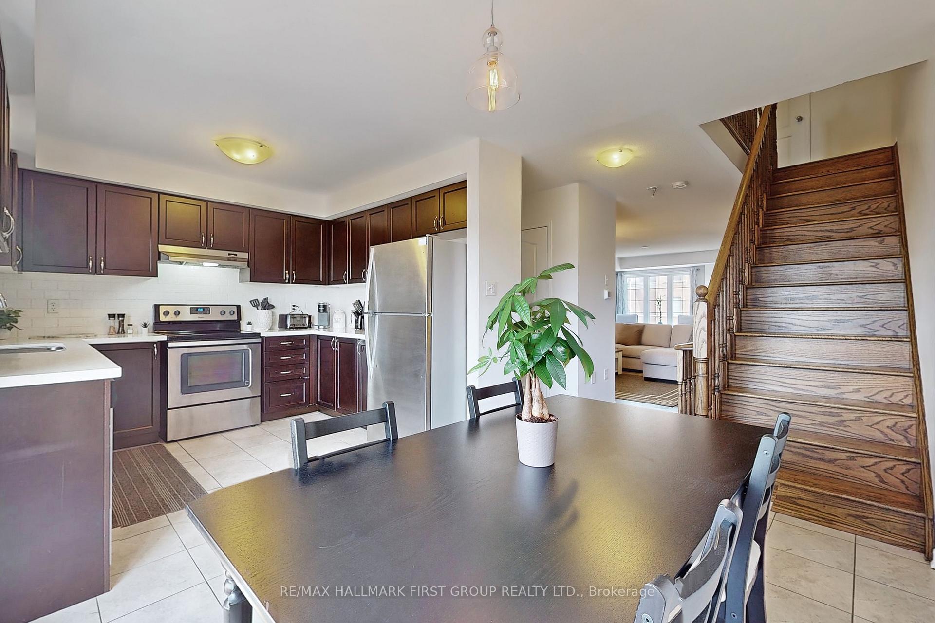 Photo 12 of 2454 Bromus Path, Oshawa, Windfields — HOMEH