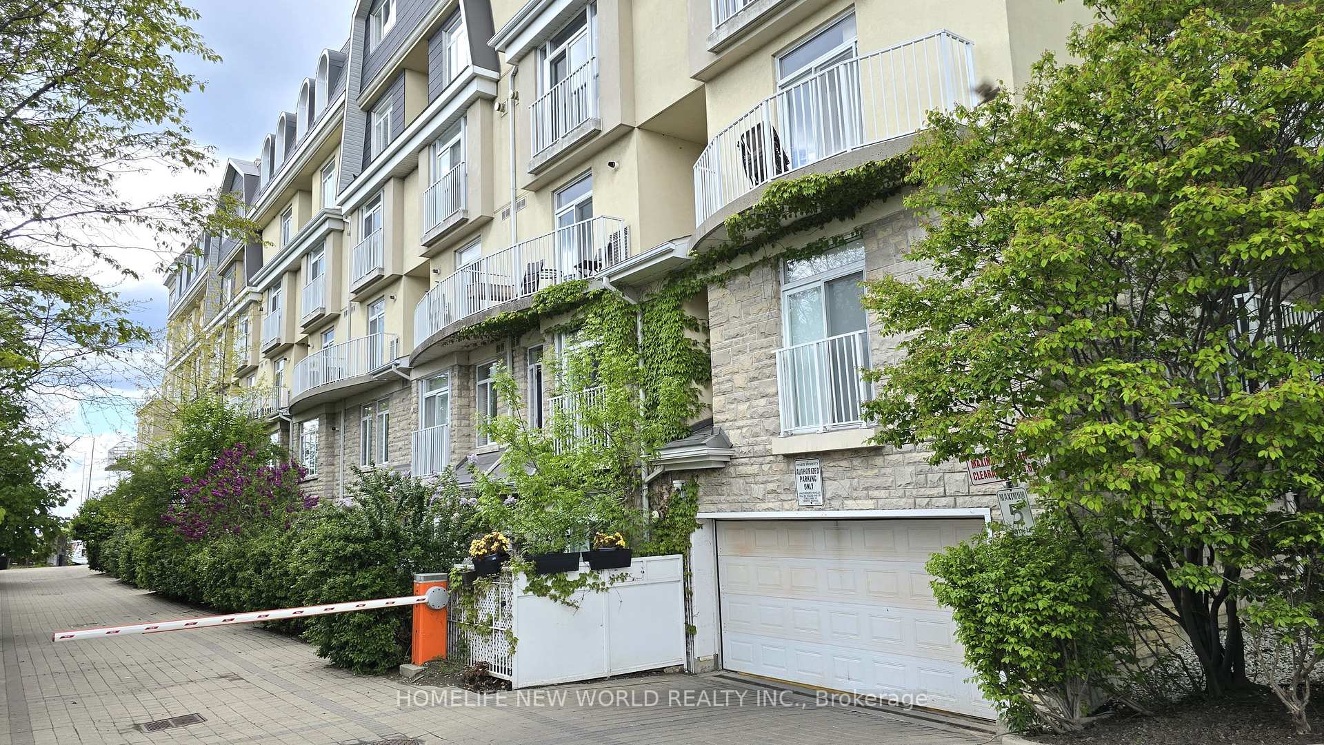 Photo 2 of Unit 175, 28 Stadium Road, Toronto, Waterfront Communities — HOMEH