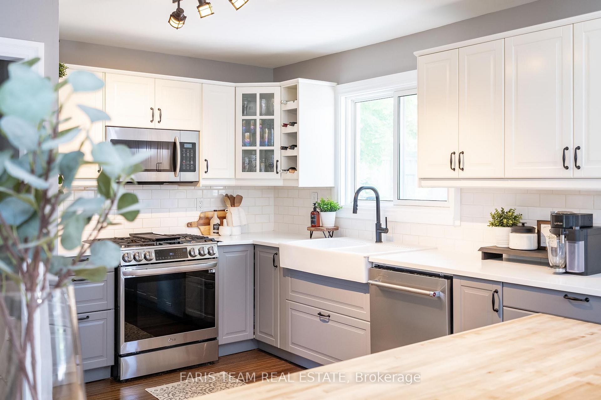 Photo 5 of 46 Briar Road, Barrie, Allandale Heights — HOMEH