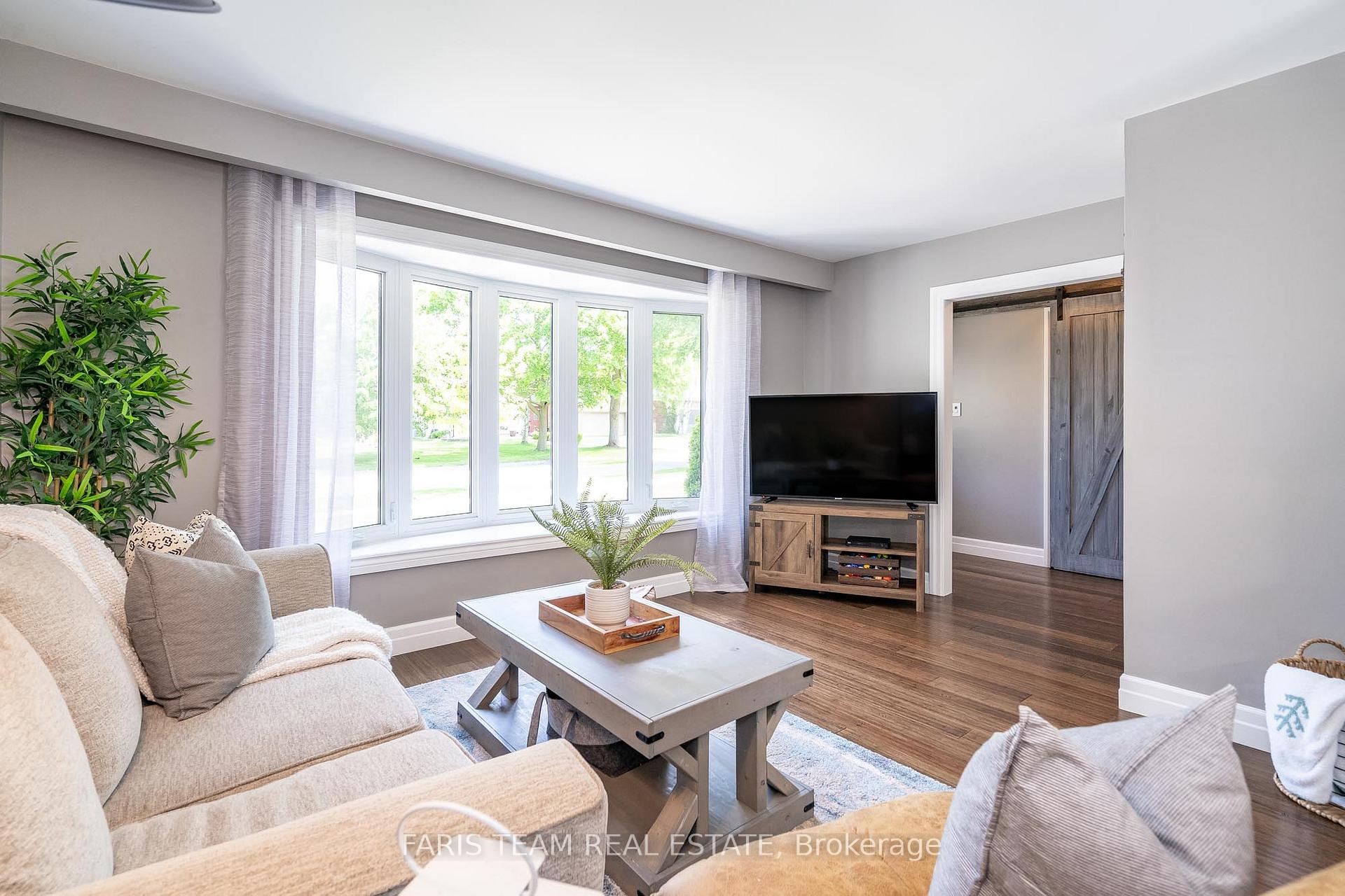 Photo 12 of 46 Briar Road, Barrie, Allandale Heights — HOMEH