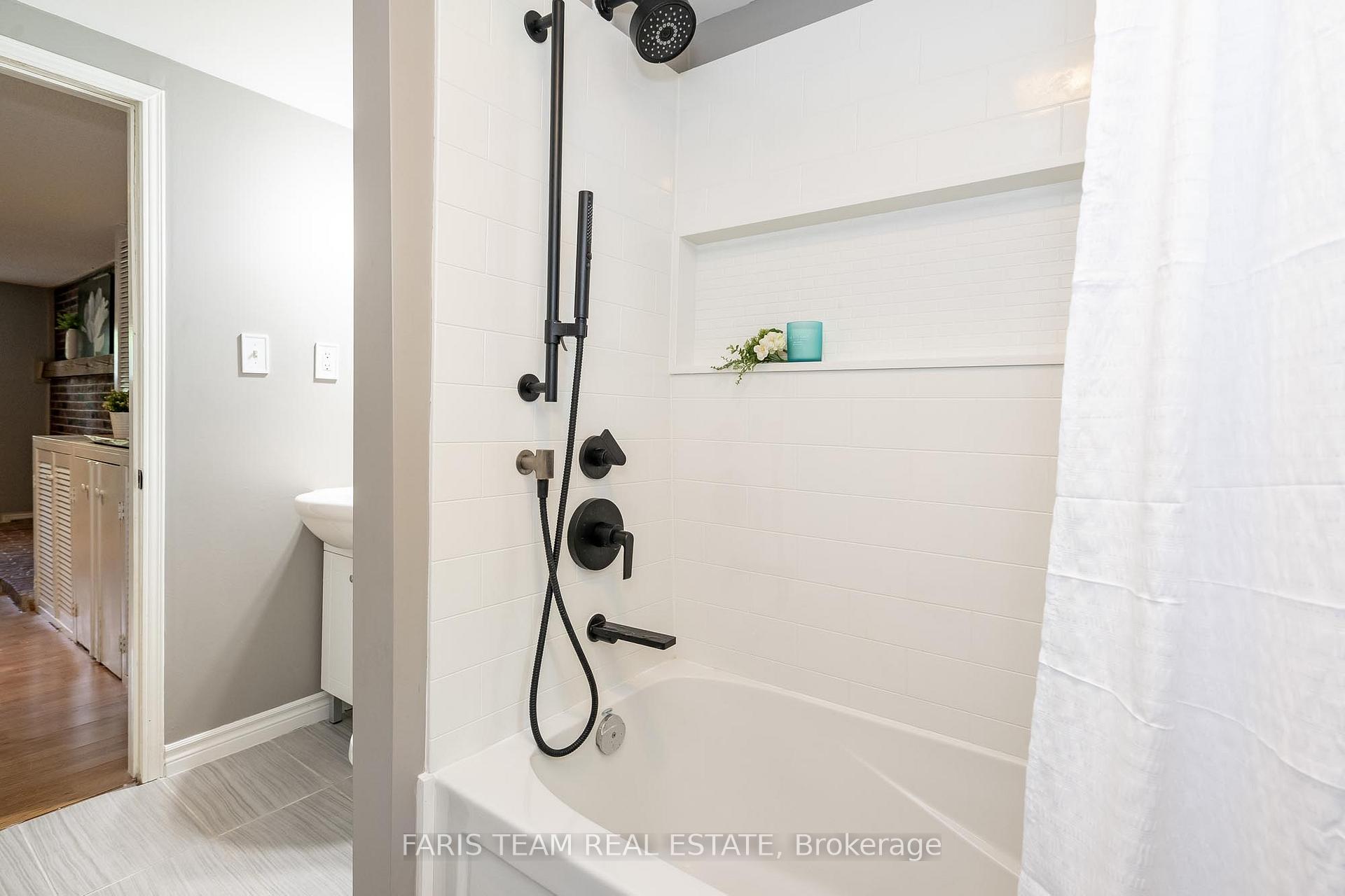 Photo 22 of 46 Briar Road, Barrie, Allandale Heights — HOMEH