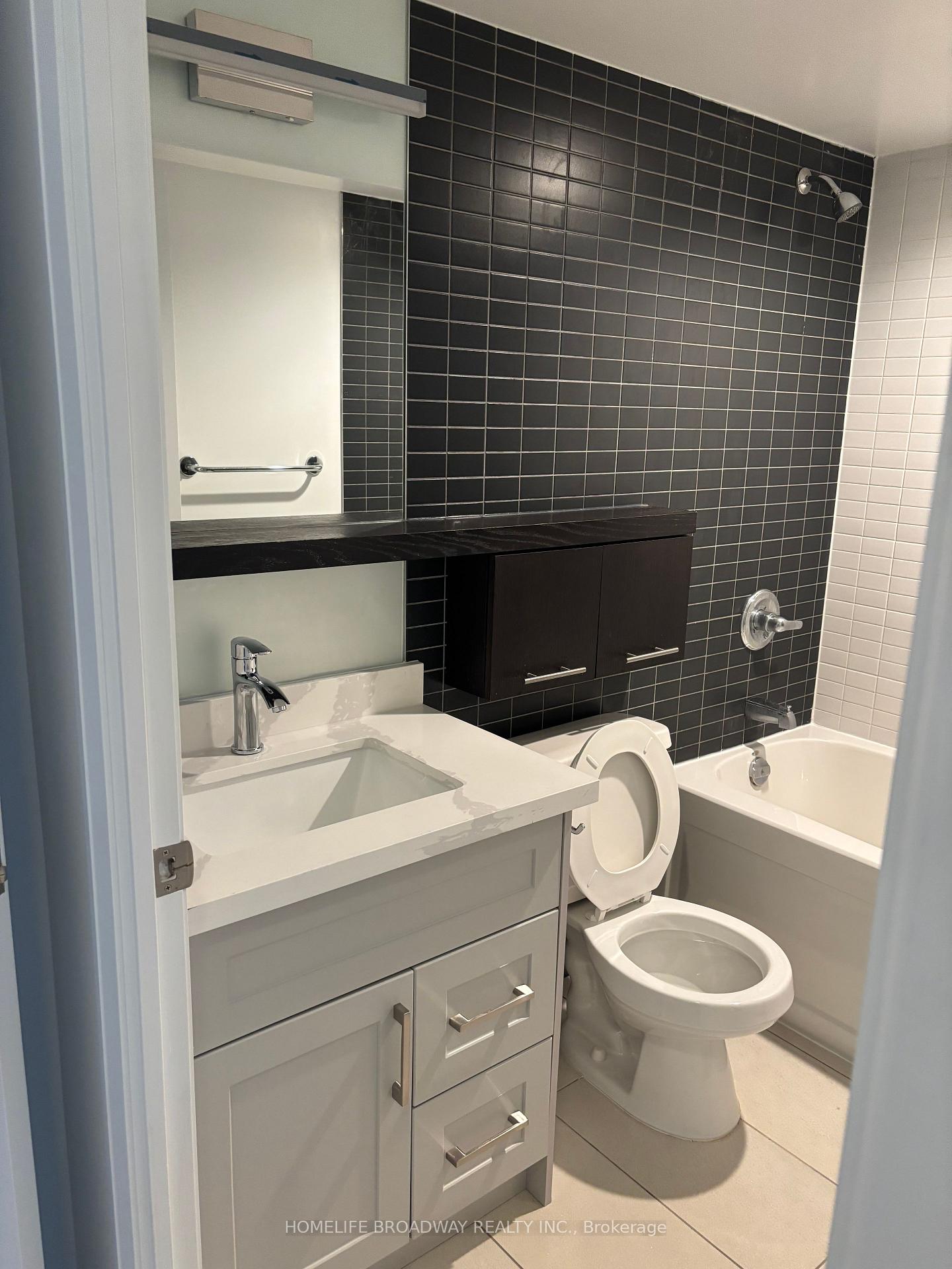 Photo 4 of Unit 305, 21 Carlton Street, Toronto, Church-Yonge Corridor — HOMEH