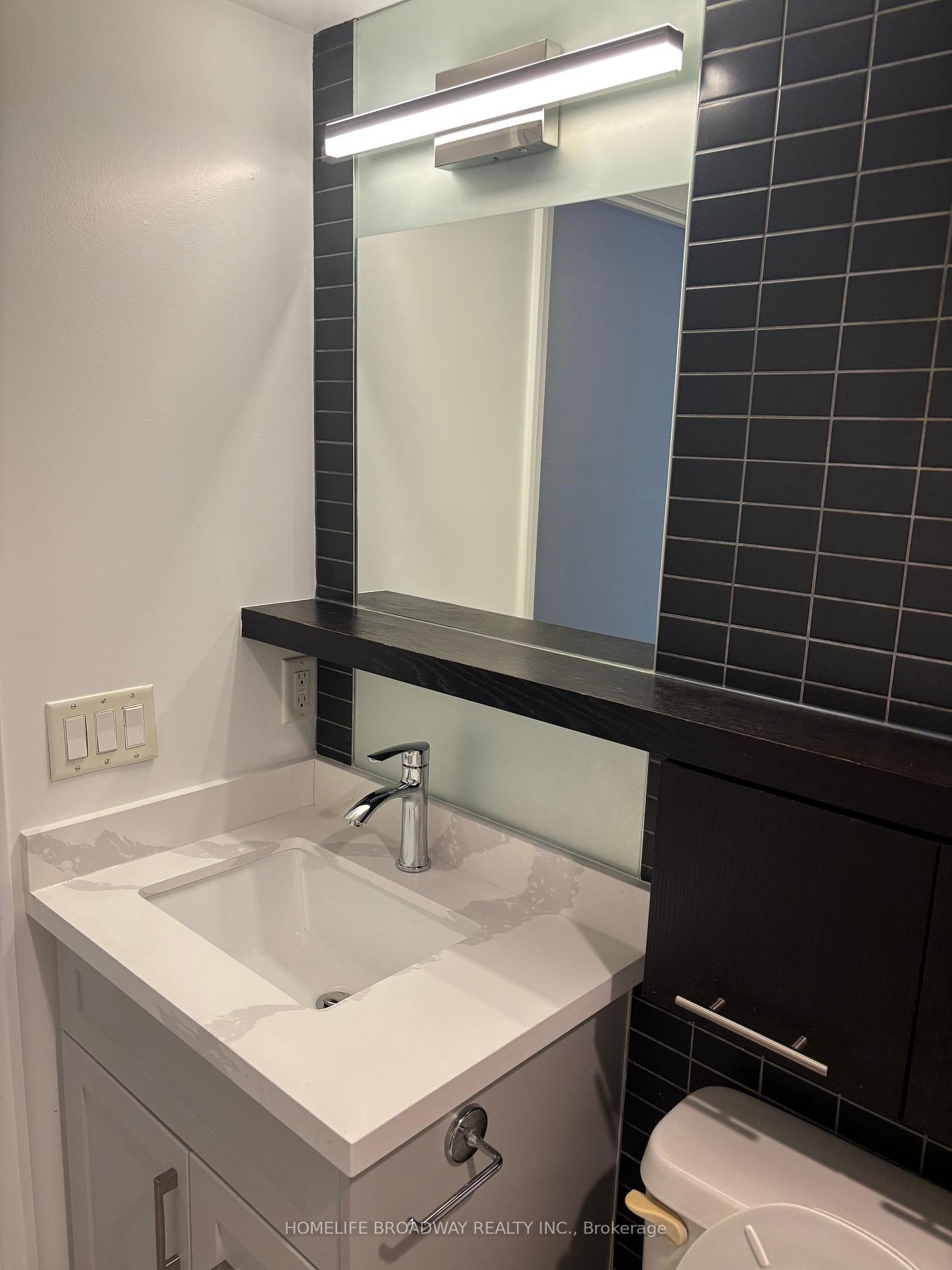 Photo 5 of Unit 305, 21 Carlton Street, Toronto, Church-Yonge Corridor — HOMEH