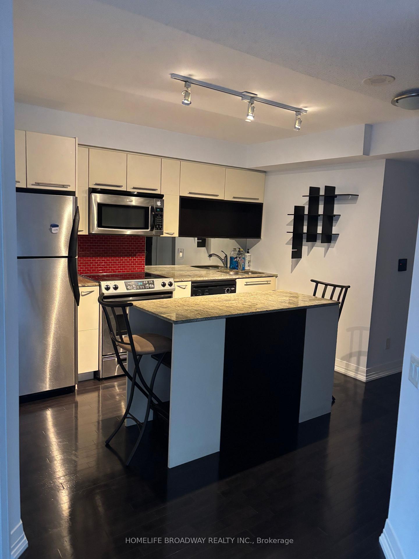 Photo 6 of Unit 305, 21 Carlton Street, Toronto, Church-Yonge Corridor — HOMEH