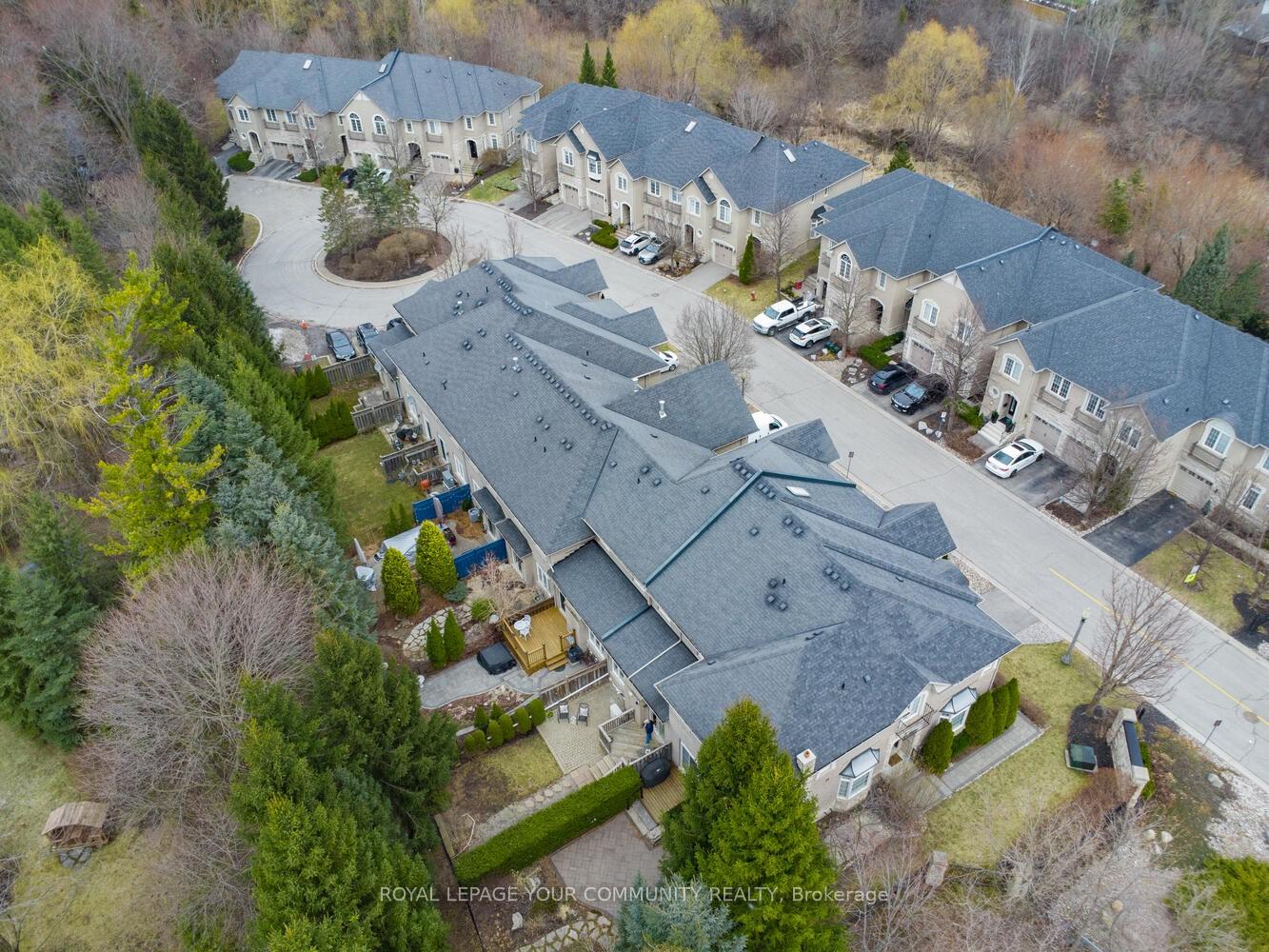 Photo 12 of 4 Senator Court, Aurora, Aurora Heights — HOMEH