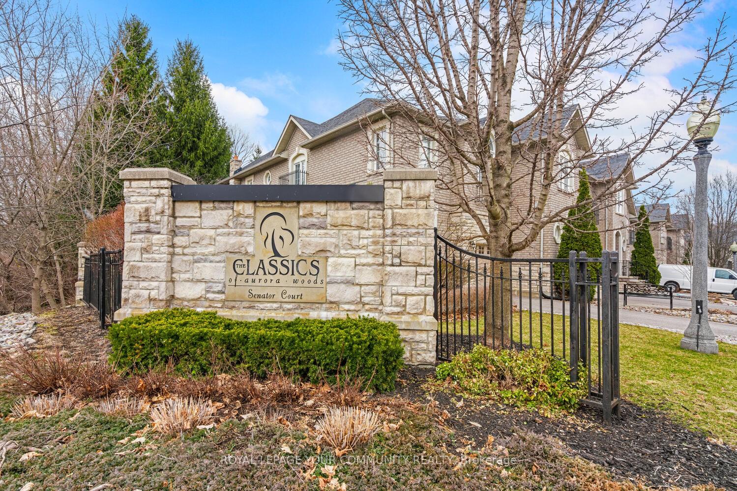 Photo 14 of 4 Senator Court, Aurora, Aurora Heights — HOMEH