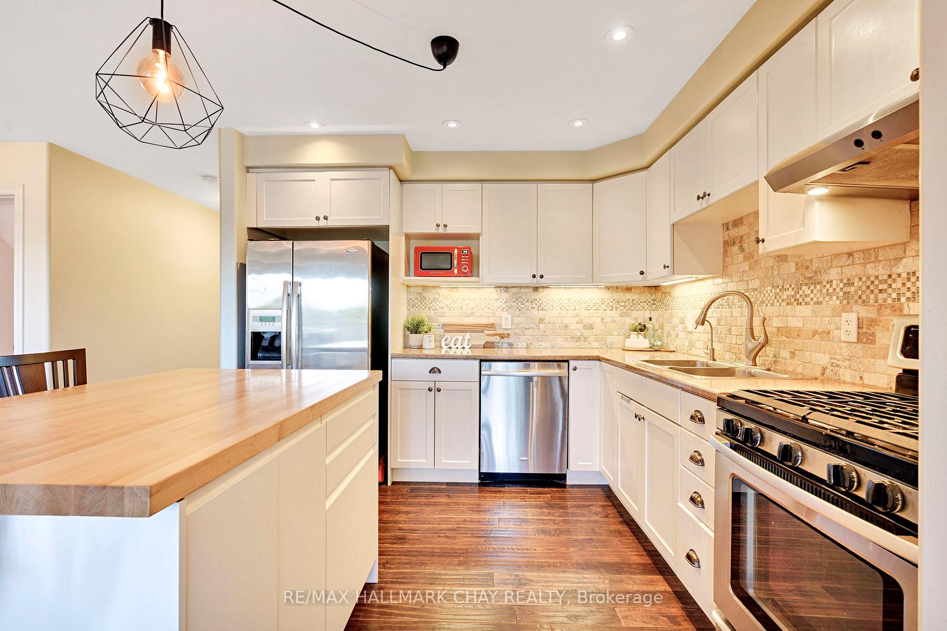 Photo 12 of 35 Banting Crescent, Essa, Angus — HOMEH