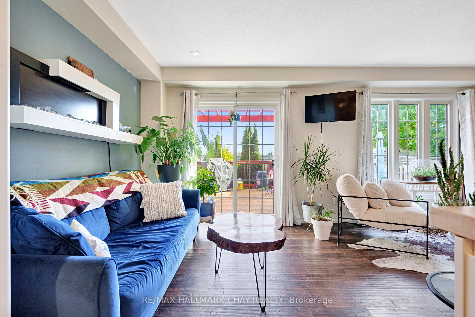 Photo 14 of 35 Banting Crescent, Essa, Angus — HOMEH