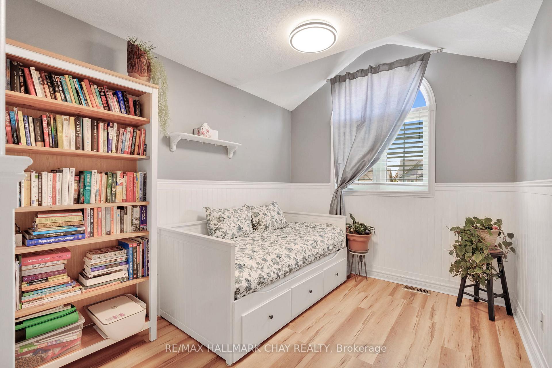 Photo 24 of 35 Banting Crescent, Essa, Angus — HOMEH