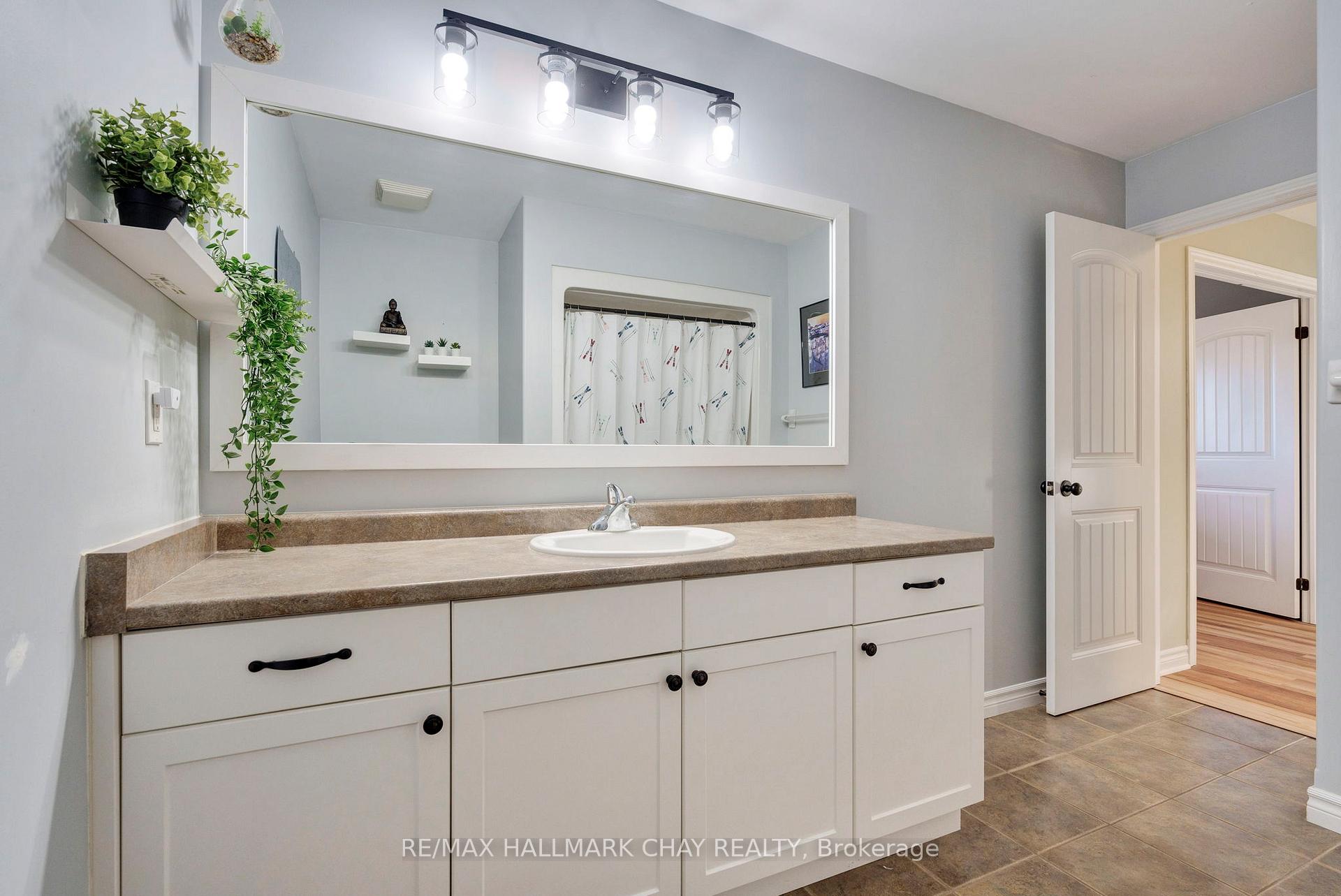 Photo 26 of 35 Banting Crescent, Essa, Angus — HOMEH