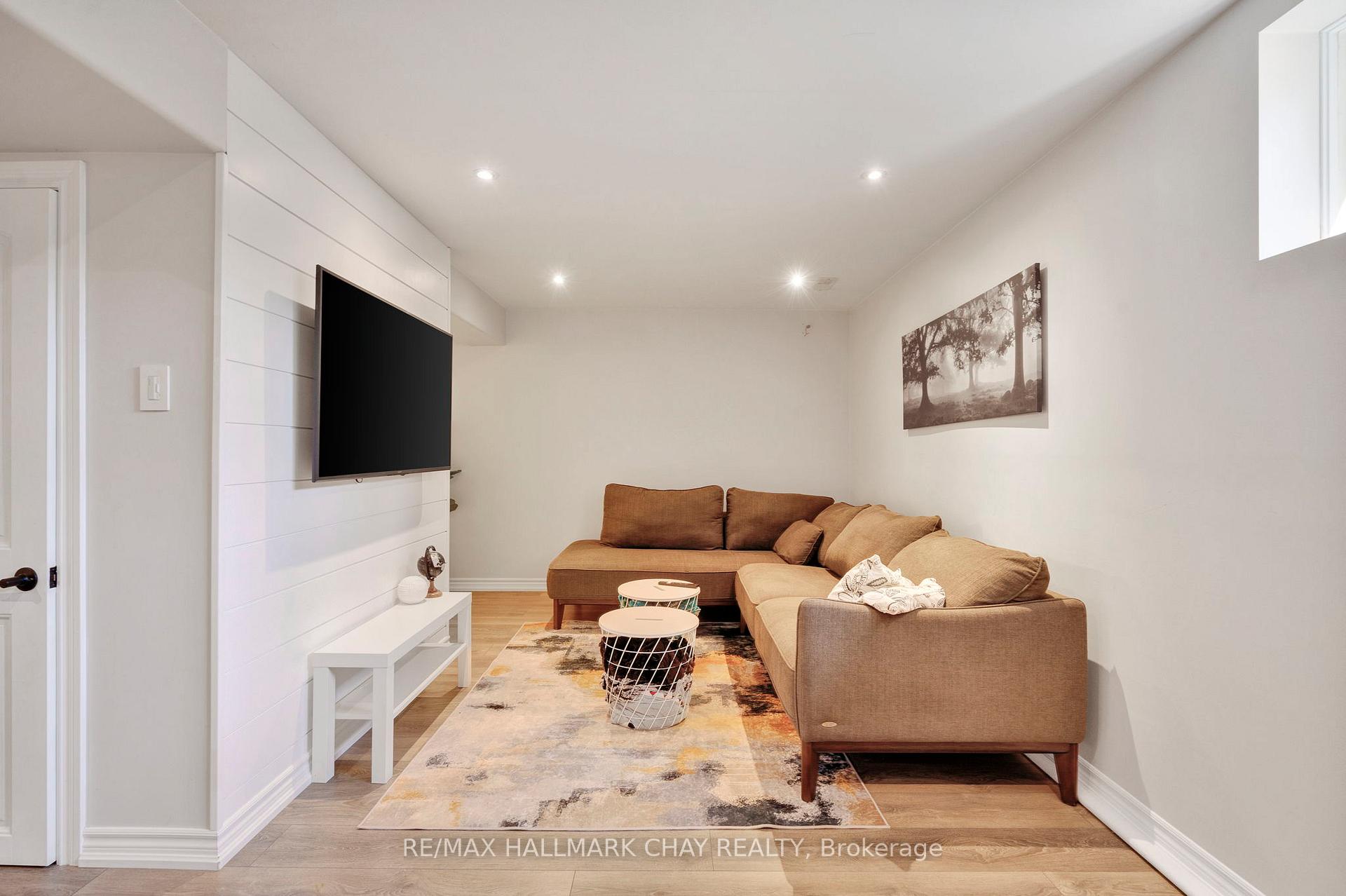 Photo 31 of 35 Banting Crescent, Essa, Angus — HOMEH