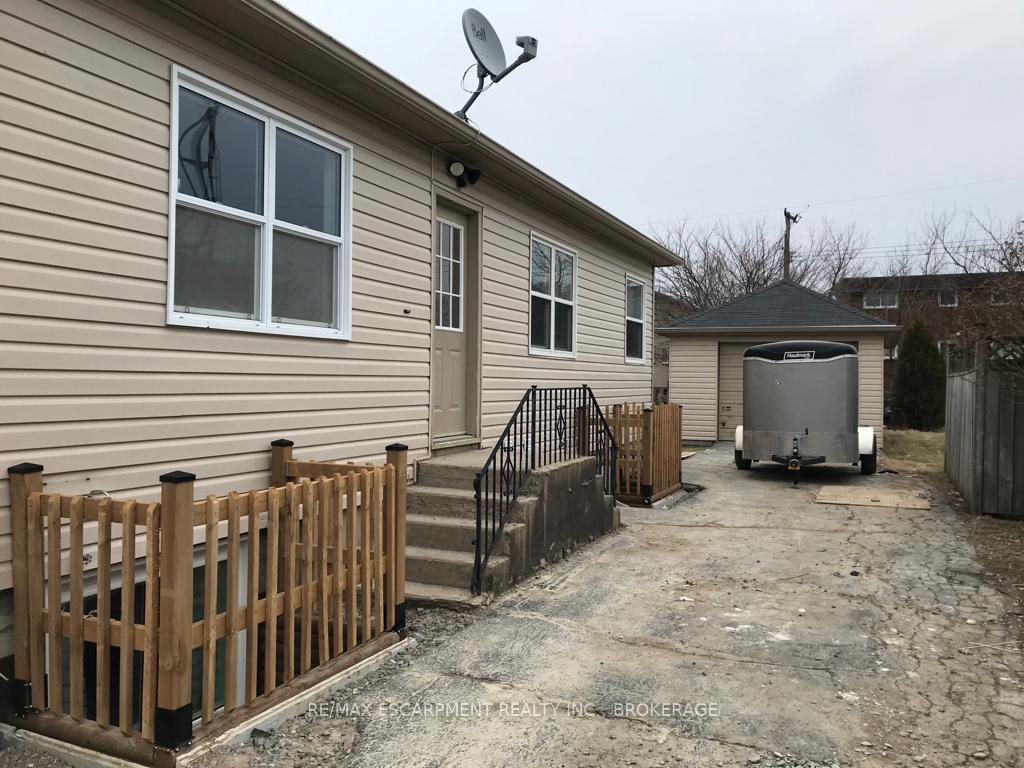 Front of Unit Lower, 16 Golden Boulevard E