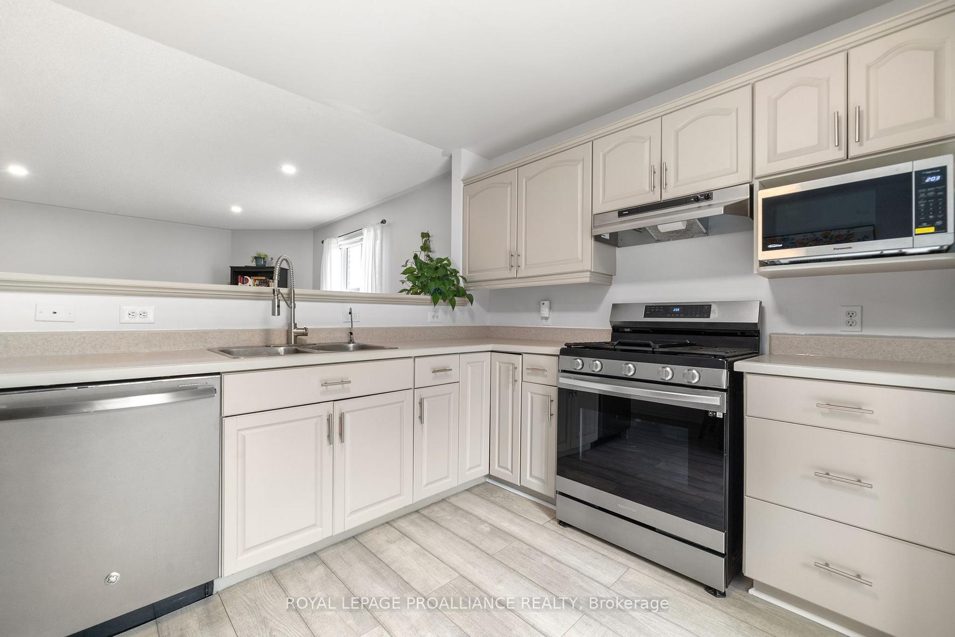 Photo 14 of 117 St. James Street, Stirling-Rawdon, Stirling Ward — HOMEH