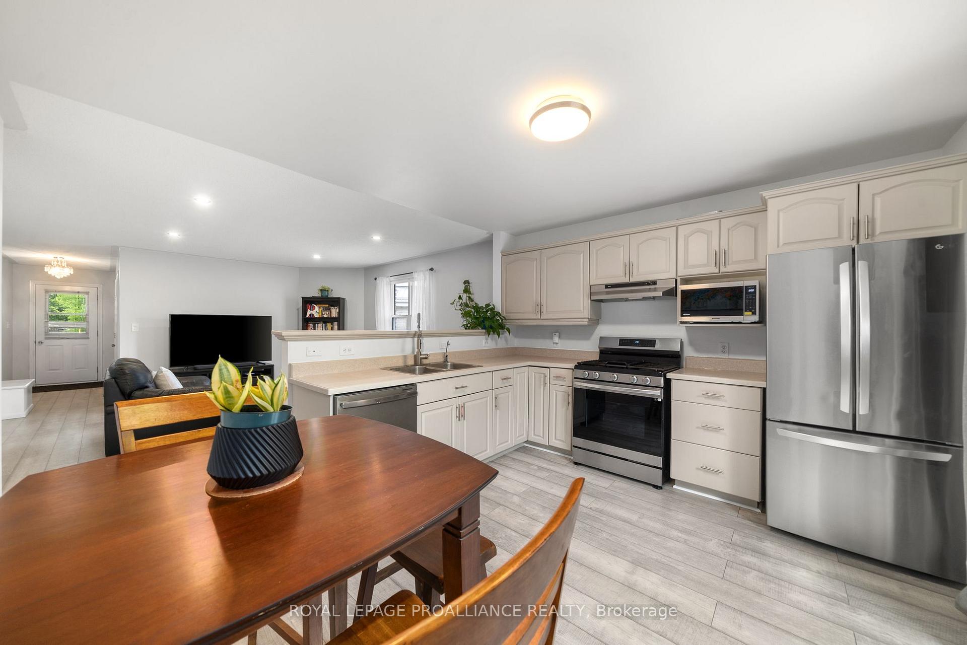 Photo 16 of 117 St. James Street, Stirling-Rawdon, Stirling Ward — HOMEH
