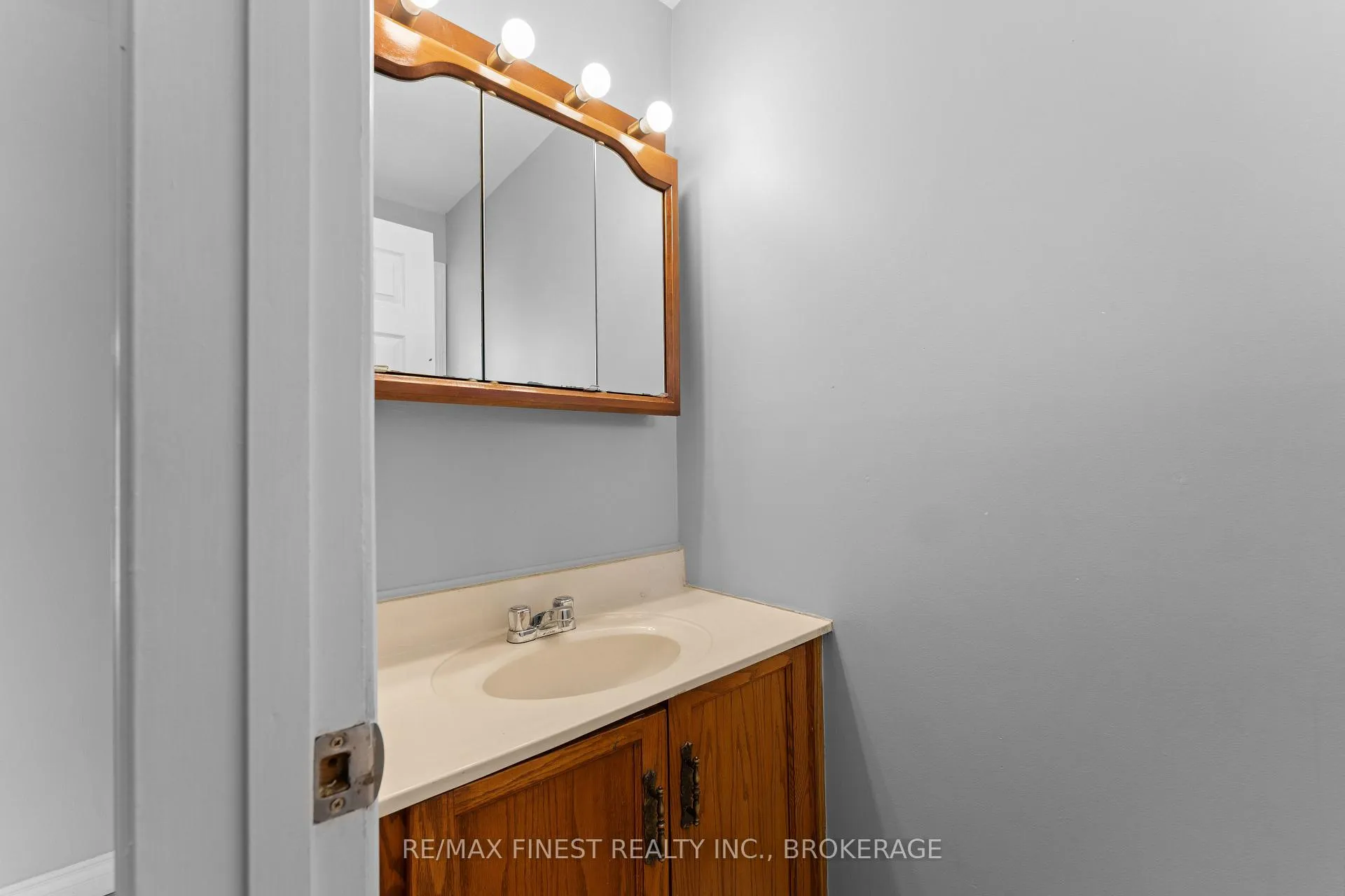 Photo 9 of Unit 15, 27 Addington Street, Loyalist, Amherstview — HOMEH