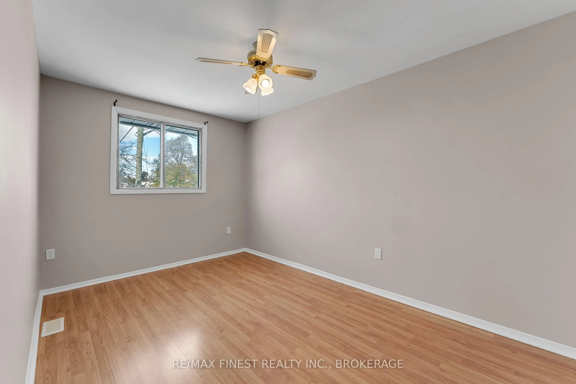 Photo 13 of Unit 15, 27 Addington Street, Loyalist, Amherstview — HOMEH