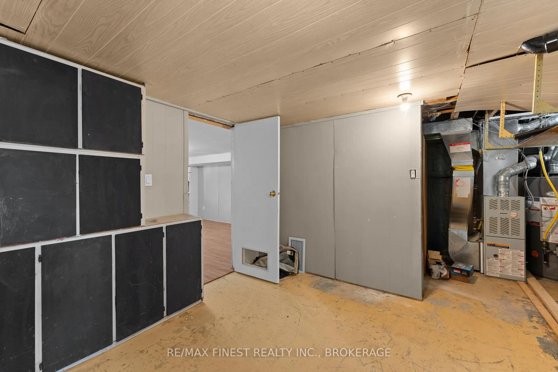Photo 25 of Unit 15, 27 Addington Street, Loyalist, Amherstview — HOMEH