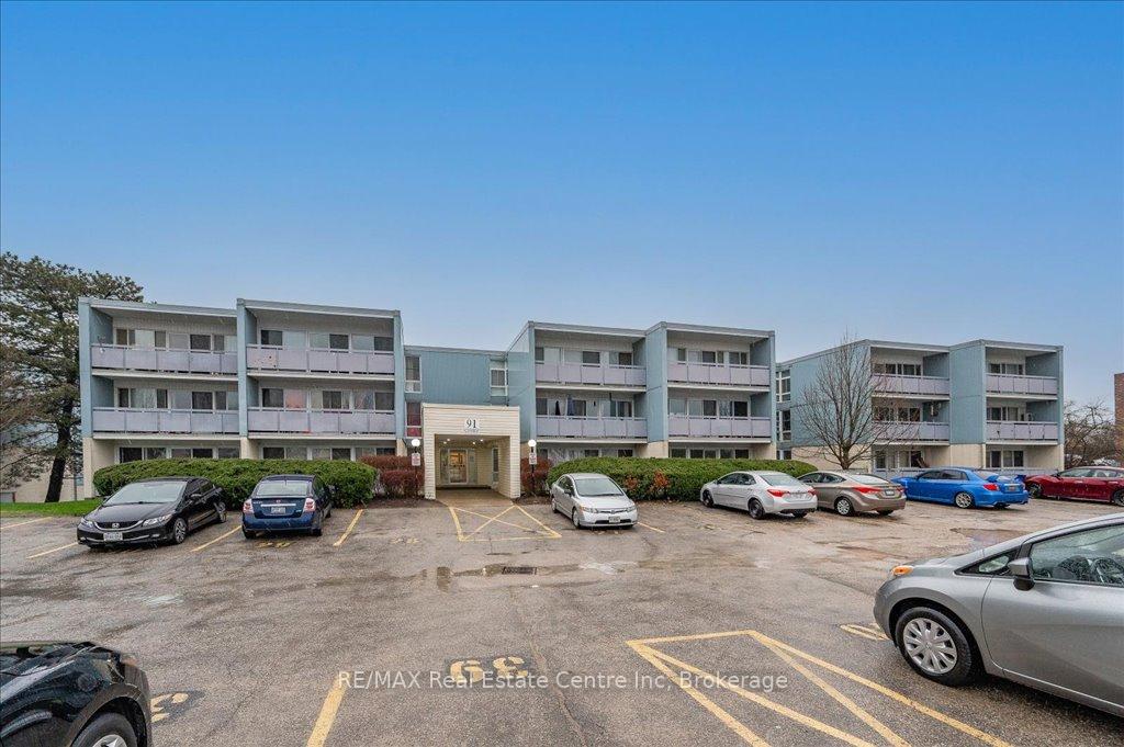 Photo 1 of Unit 304, 91 Conroy Crescent, Guelph, Dovercliffe Park/Old University — HOMEH