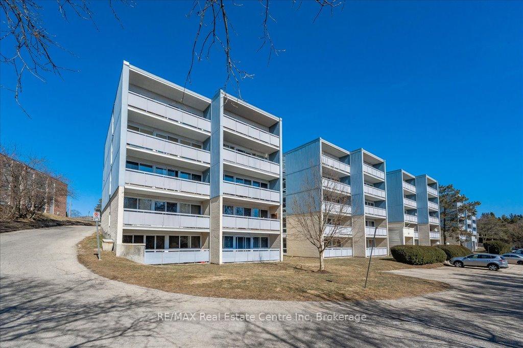 Photo 3 of Unit 304, 91 Conroy Crescent, Guelph, Dovercliffe Park/Old University — HOMEH
