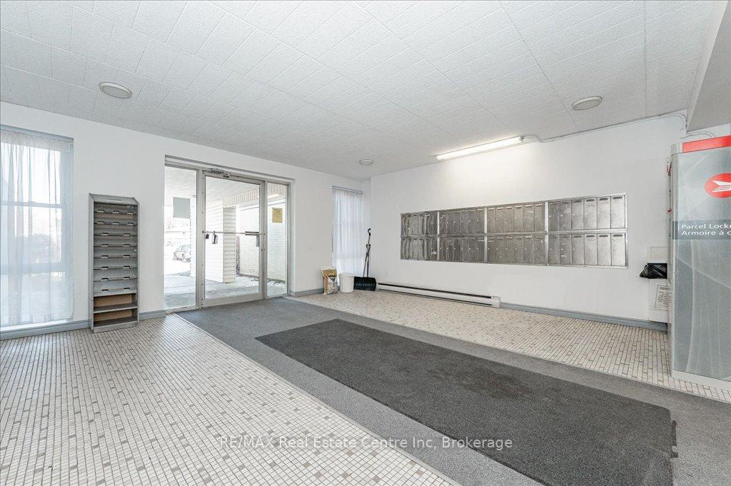 Photo 6 of Unit 304, 91 Conroy Crescent, Guelph, Dovercliffe Park/Old University — HOMEH
