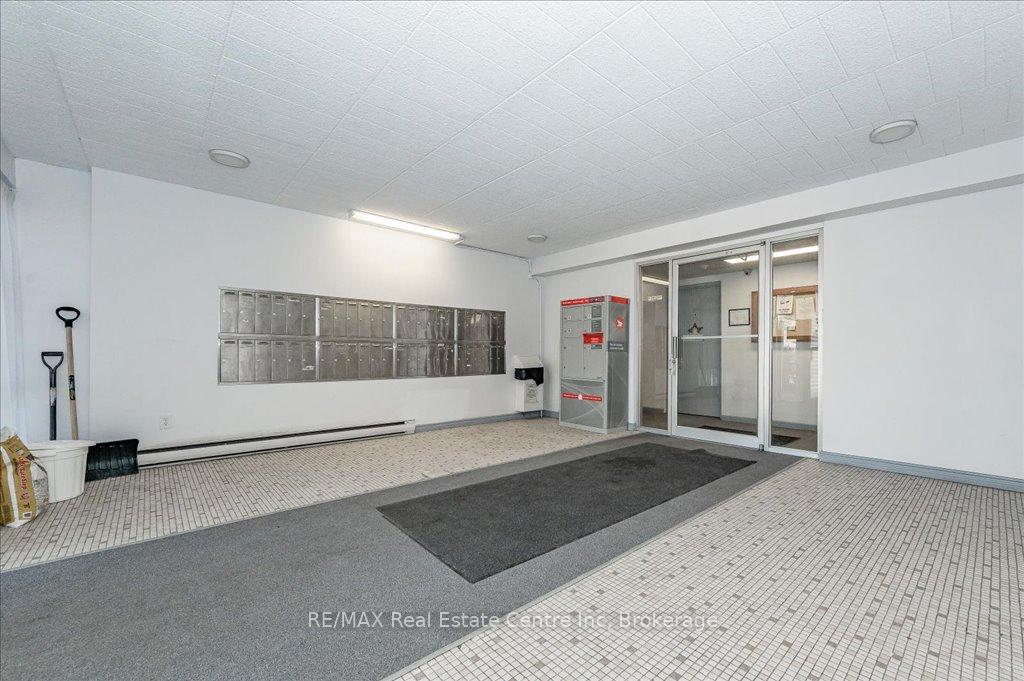 Photo 7 of Unit 304, 91 Conroy Crescent, Guelph, Dovercliffe Park/Old University — HOMEH