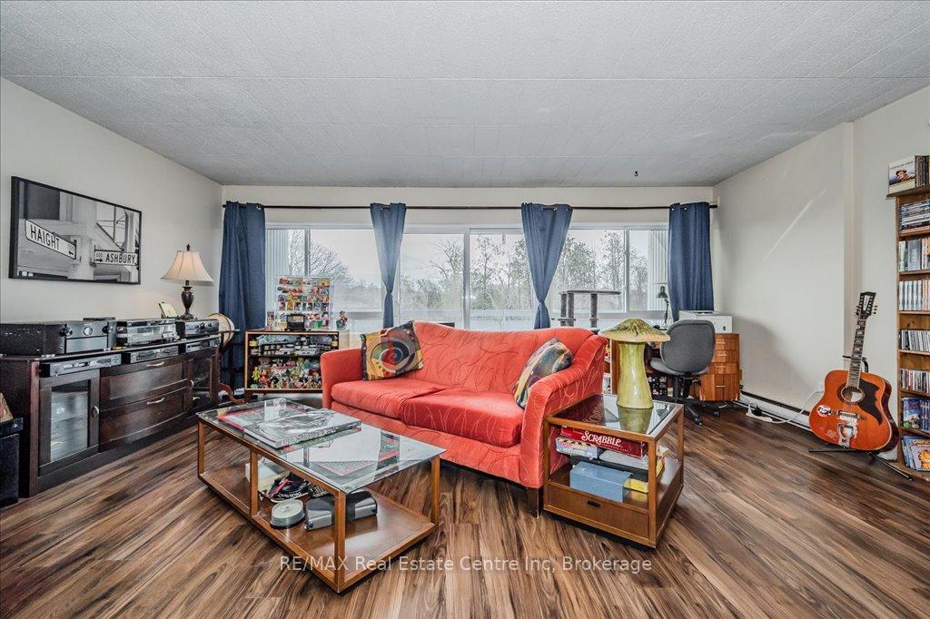 Photo 9 of Unit 304, 91 Conroy Crescent, Guelph, Dovercliffe Park/Old University — HOMEH
