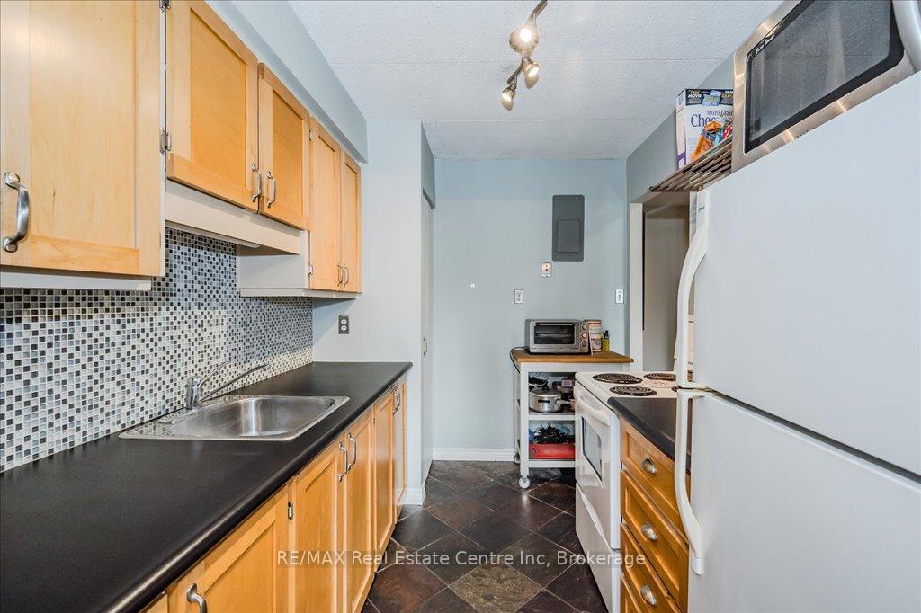 Photo 18 of Unit 304, 91 Conroy Crescent, Guelph, Dovercliffe Park/Old University — HOMEH