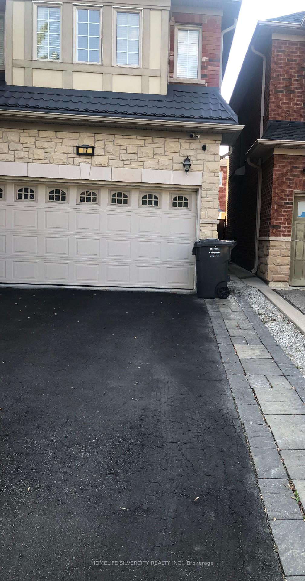 Photo 2 of Unit #Basement, 17 Beresford Crescent, Brampton, Bram East — HOMEH