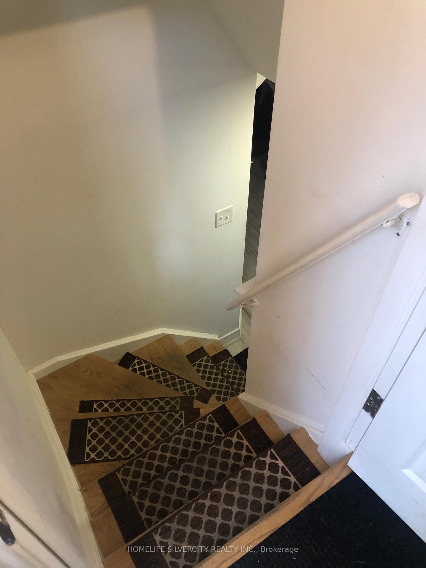 Photo 3 of Unit #Basement, 17 Beresford Crescent, Brampton, Bram East — HOMEH