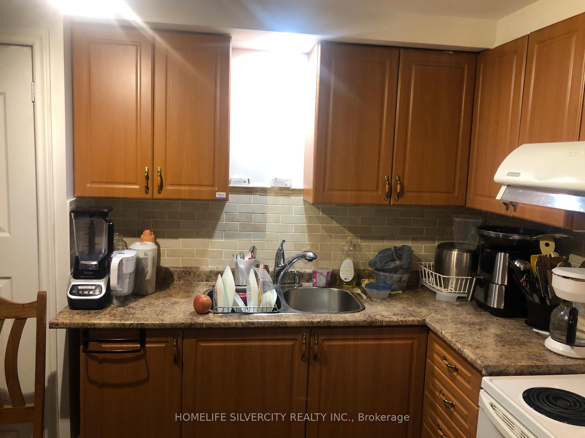 Photo 6 of Unit #Basement, 17 Beresford Crescent, Brampton, Bram East — HOMEH