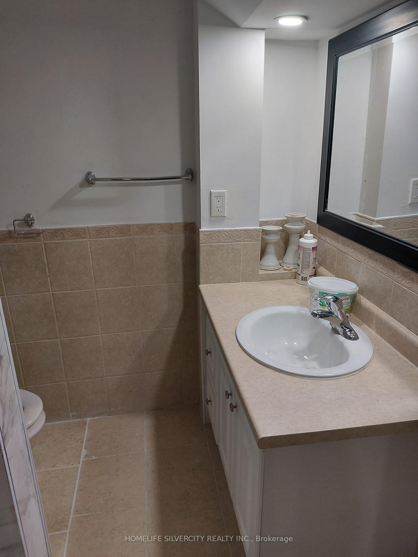 Photo 11 of Unit #Basement, 17 Beresford Crescent, Brampton, Bram East — HOMEH