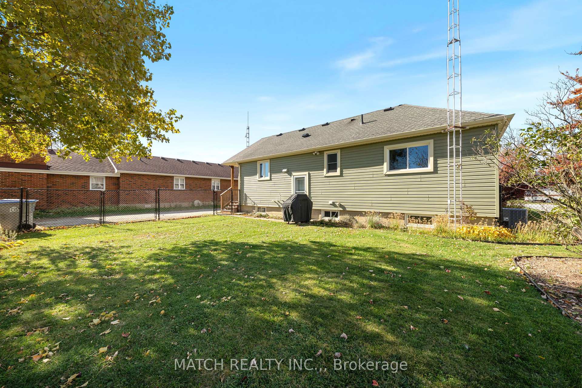 Photo 3 of 1386 Oakdale Road, Dawn-Euphemia, Dawn Euphemia — HOMEH