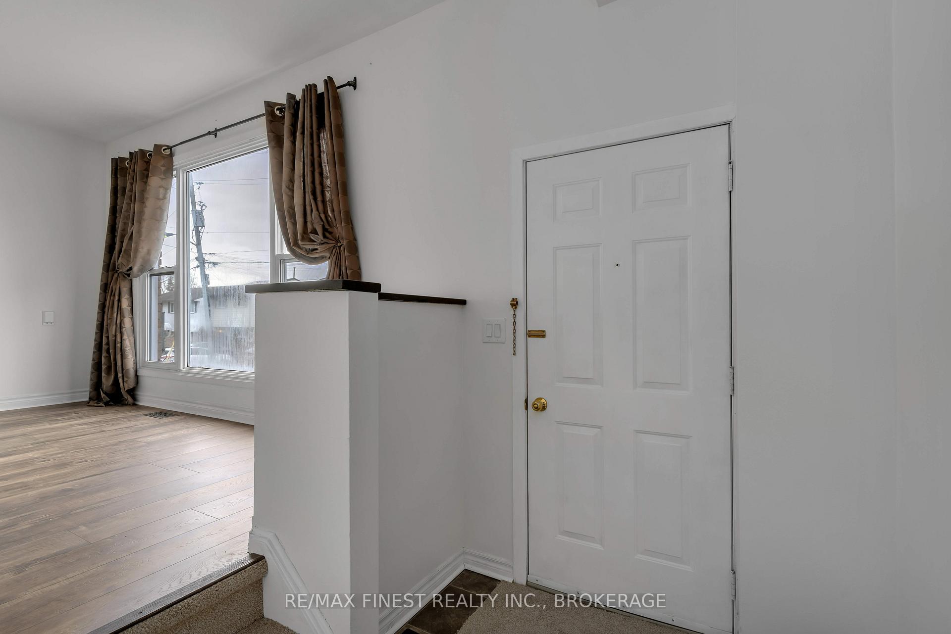 Photo 4 of 950 Oakview Avenue, Kingston, South of Taylor-Kidd Blvd — HOMEH