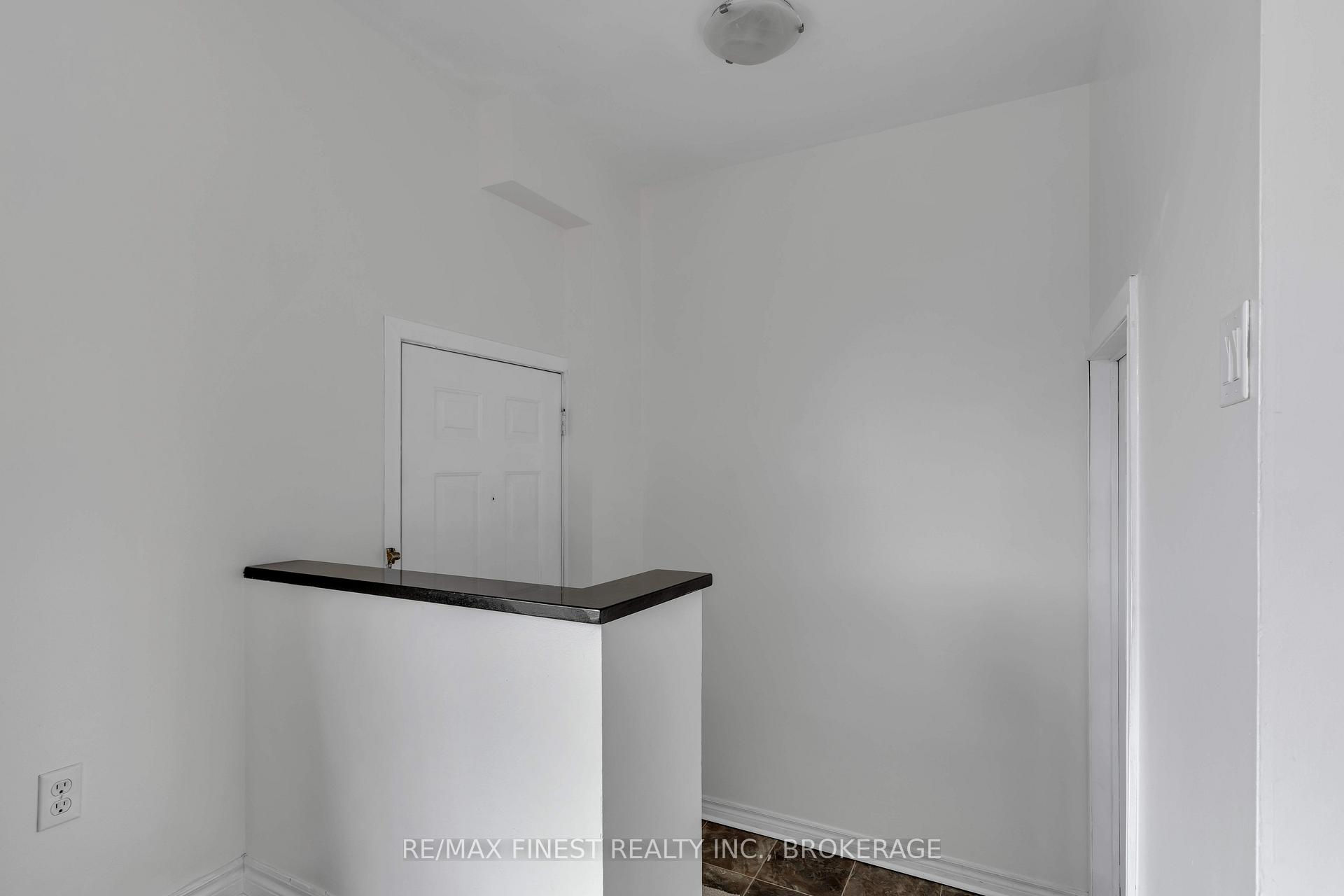 Photo 6 of 950 Oakview Avenue, Kingston, South of Taylor-Kidd Blvd — HOMEH