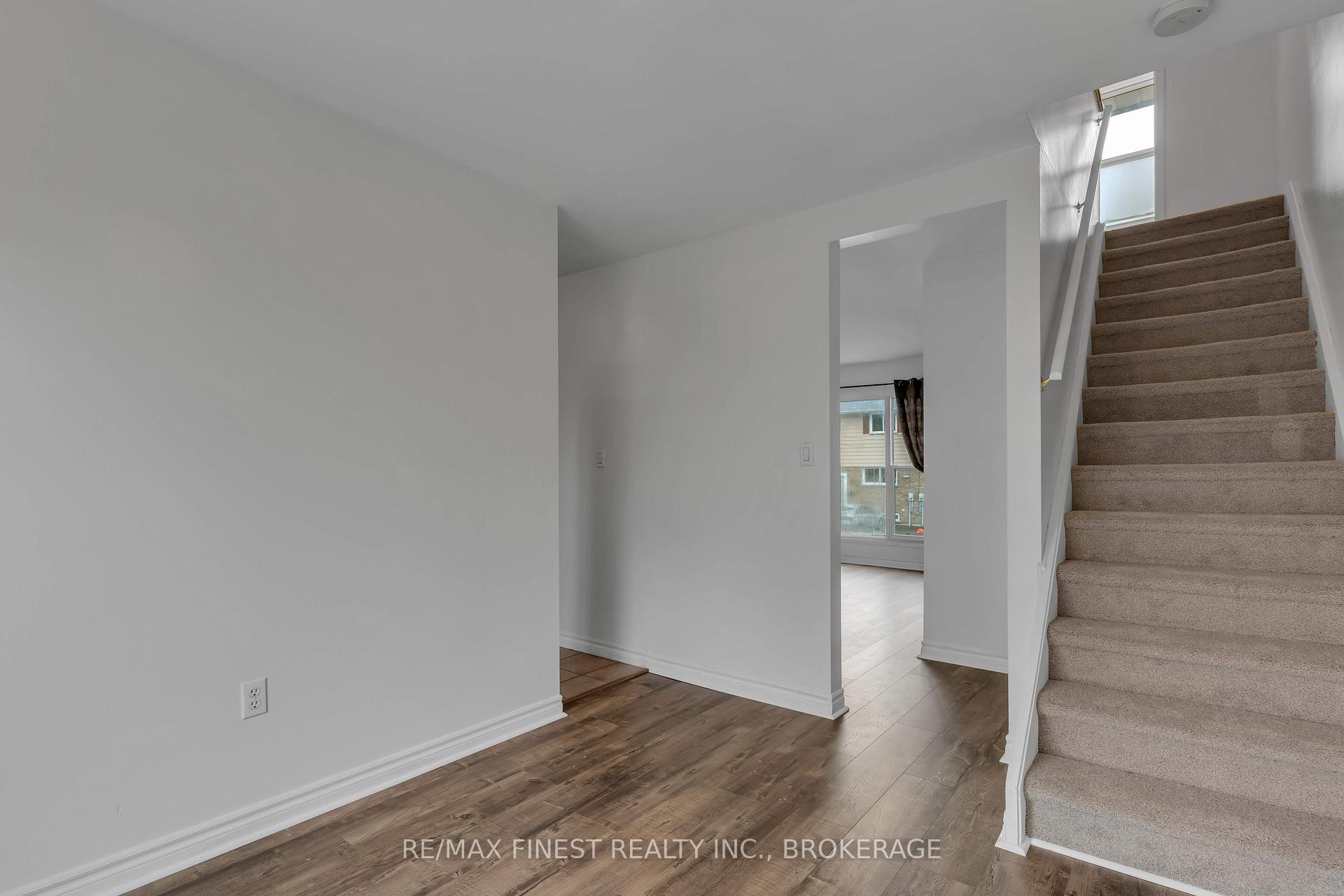 Photo 12 of 950 Oakview Avenue, Kingston, South of Taylor-Kidd Blvd — HOMEH