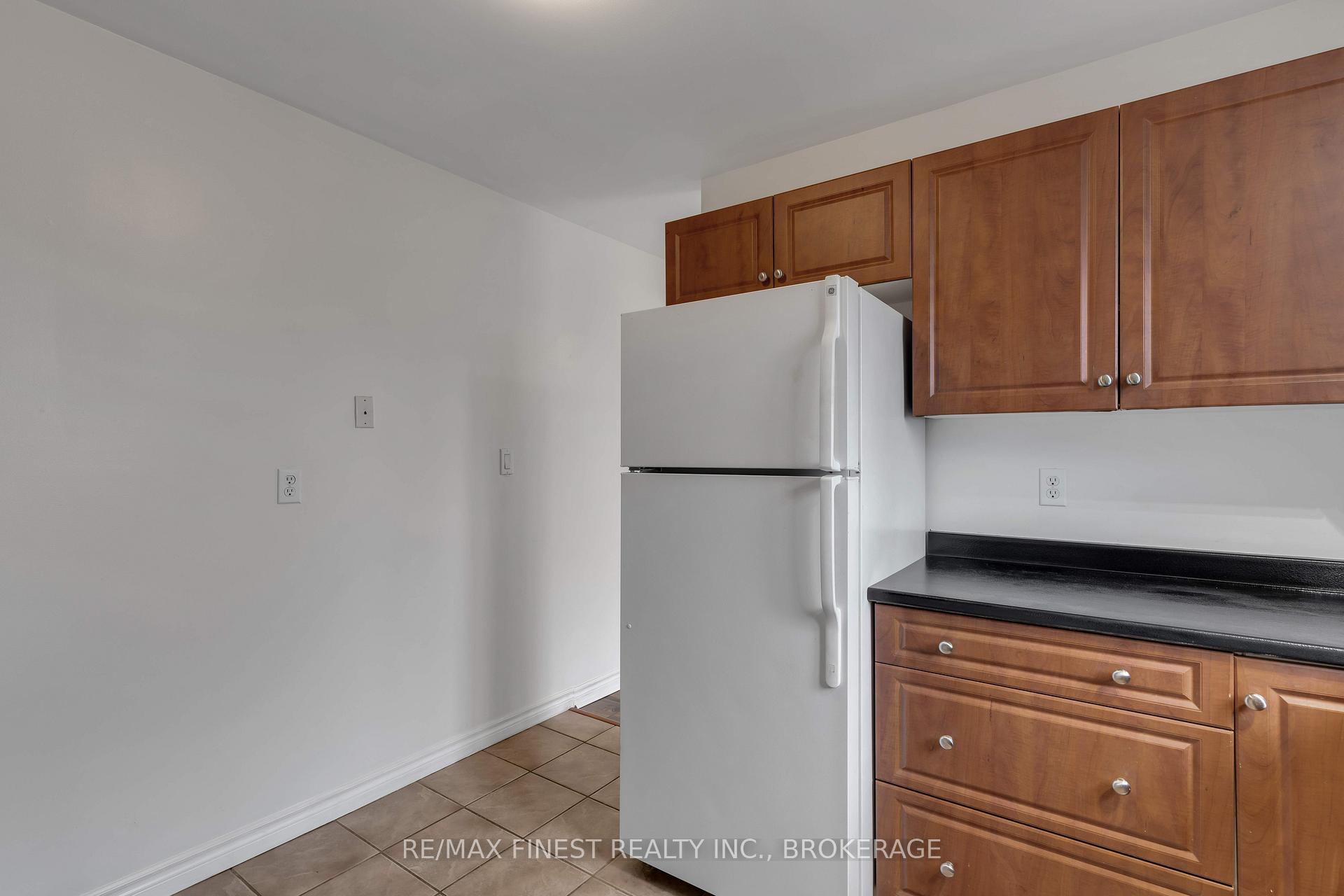 Photo 15 of 950 Oakview Avenue, Kingston, South of Taylor-Kidd Blvd — HOMEH