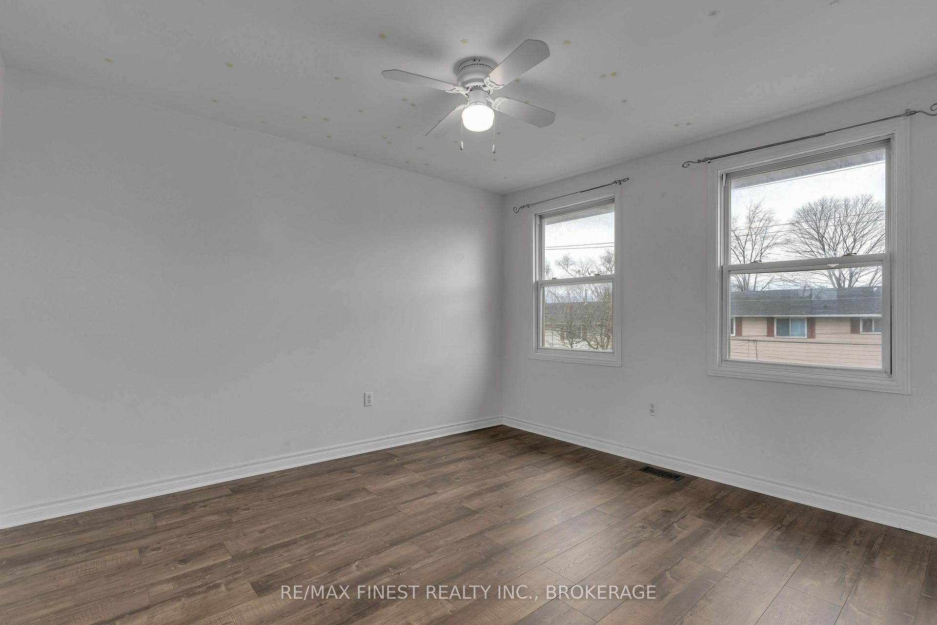 Photo 21 of 950 Oakview Avenue, Kingston, South of Taylor-Kidd Blvd — HOMEH