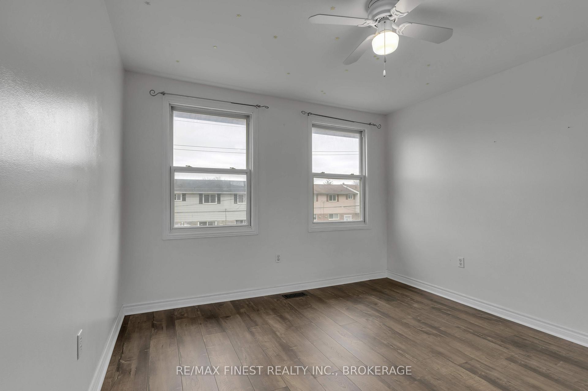 Photo 23 of 950 Oakview Avenue, Kingston, South of Taylor-Kidd Blvd — HOMEH