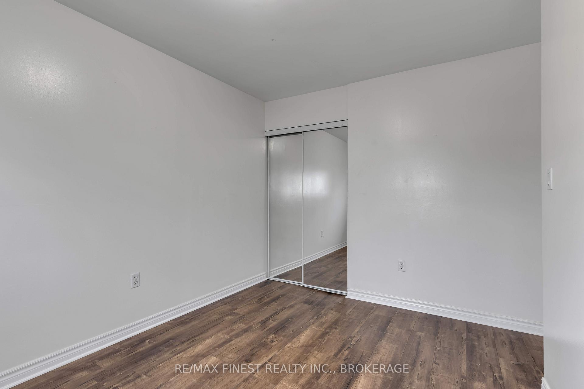 Photo 25 of 950 Oakview Avenue, Kingston, South of Taylor-Kidd Blvd — HOMEH