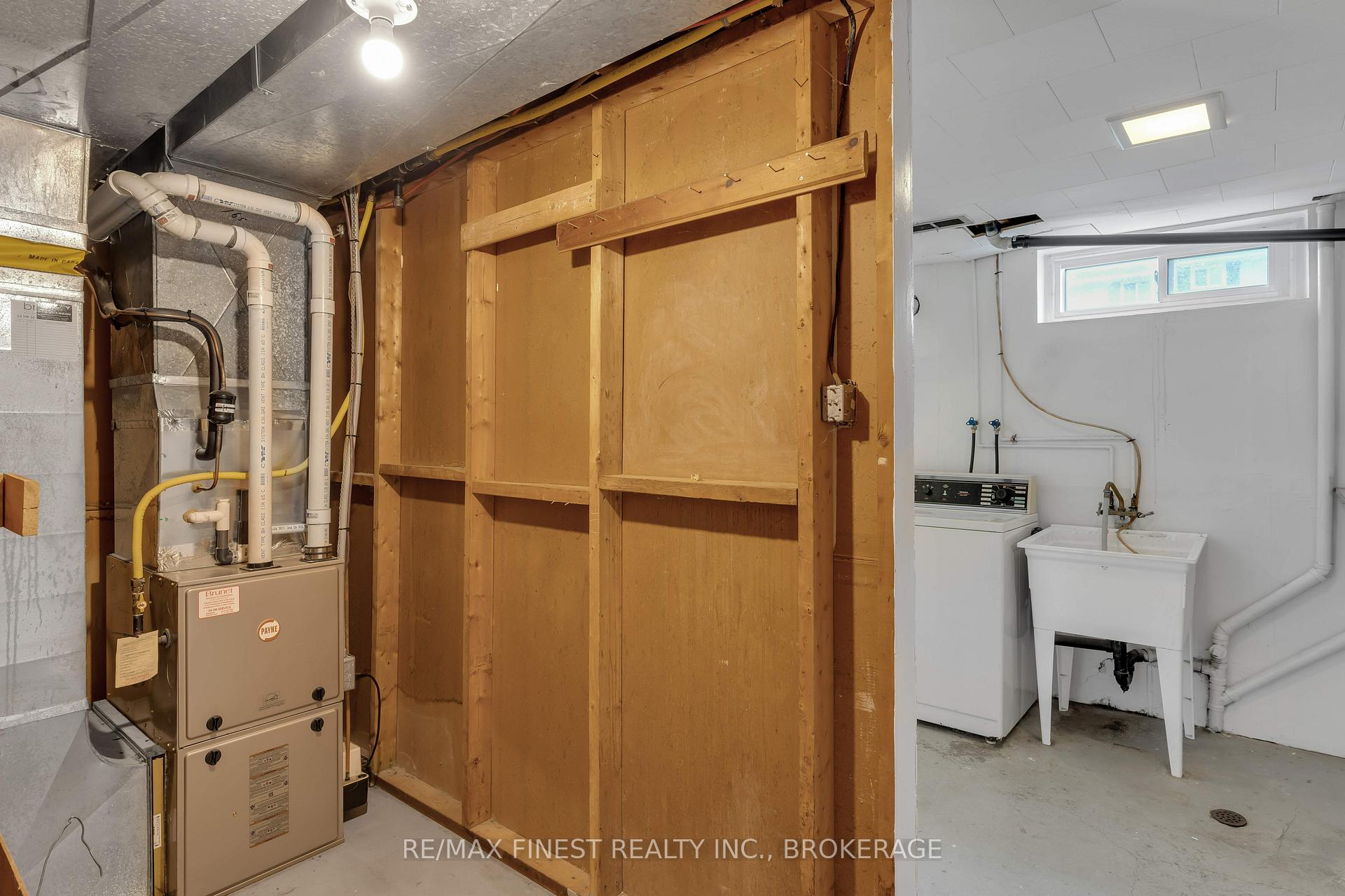 Photo 33 of 950 Oakview Avenue, Kingston, South of Taylor-Kidd Blvd — HOMEH